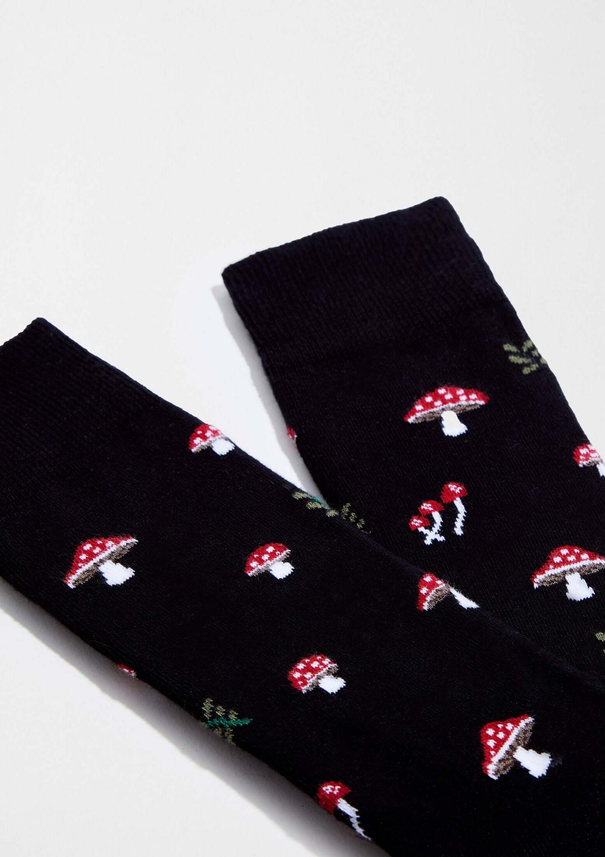 be socks unisexe chaussettes en coton bio champignon noir et rouge l armoire poe