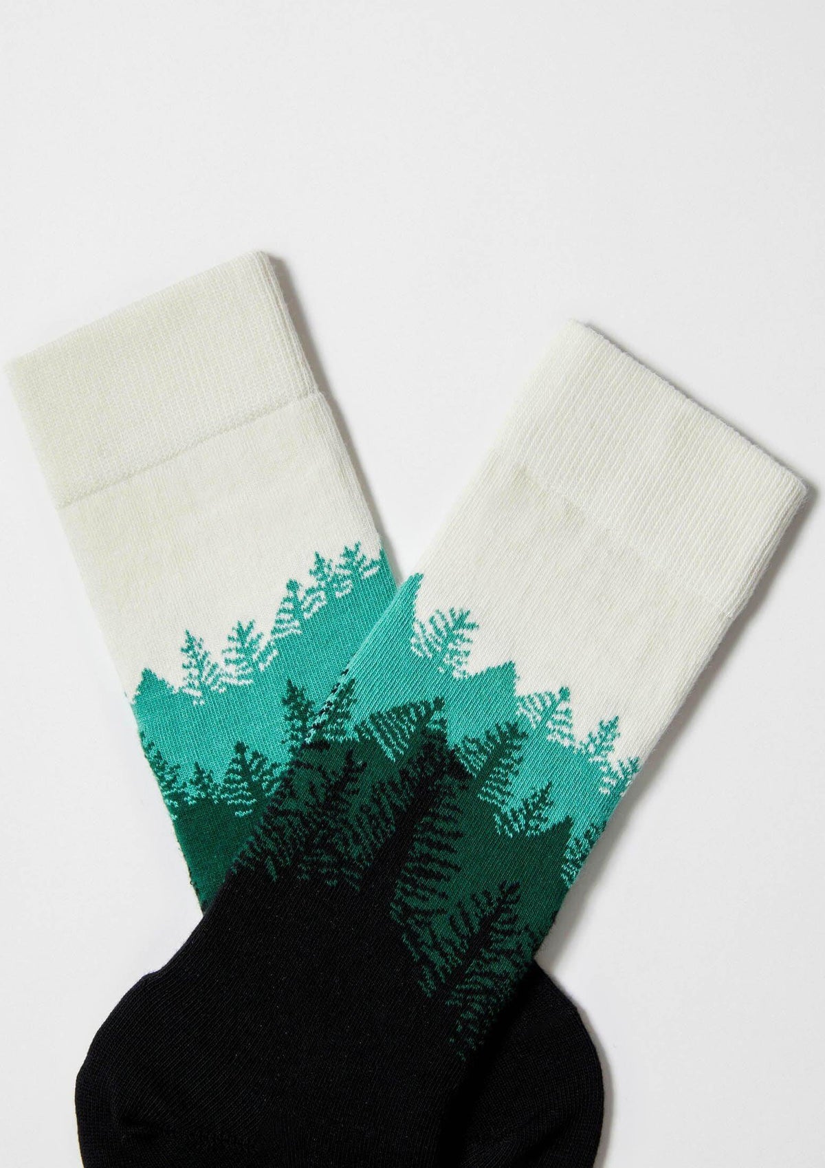be socks unisexe chaussettes en coton bio foret noir et multicolore l armoire po
