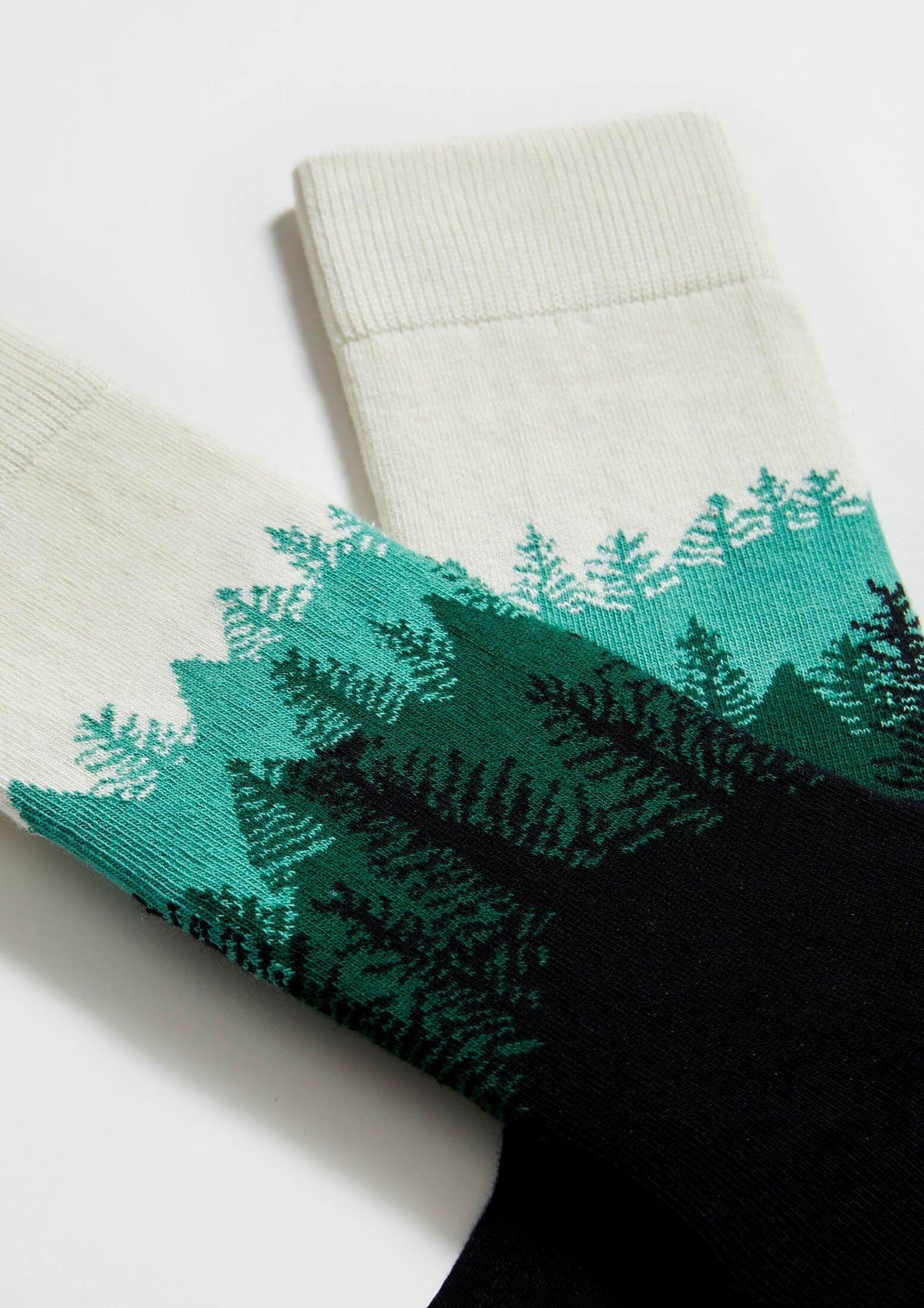 be socks unisexe chaussettes en coton bio foret noir et multicolore l armoire po