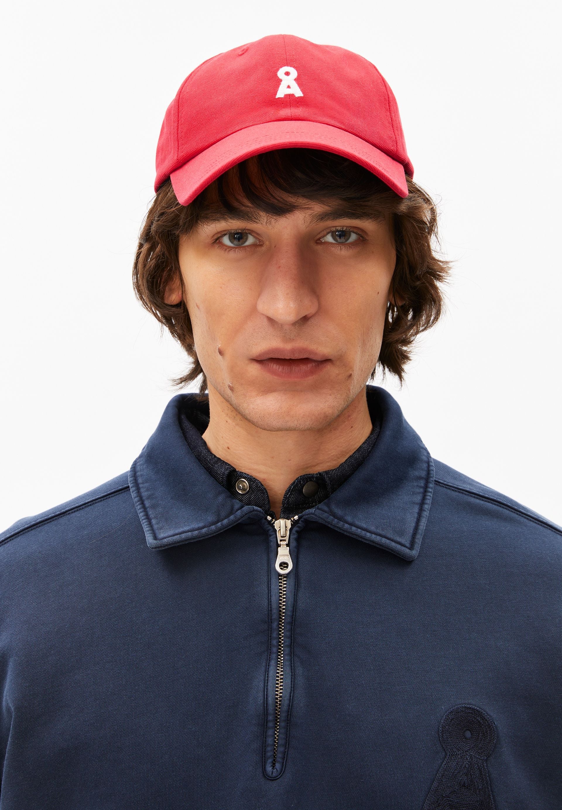 casquette en coton bio yenaas bold  rouge armedangels unisexe casquette yenaas bold coton bio rouge l armoire poethique 1