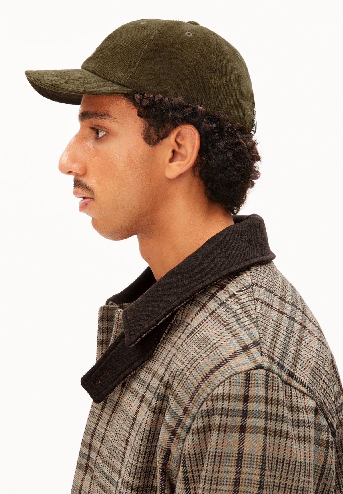 casquette en velours de coton bio yenaas cord  camel armedangels unisexe casquette velour yenaas coton bio kaki l armoire poethique 2