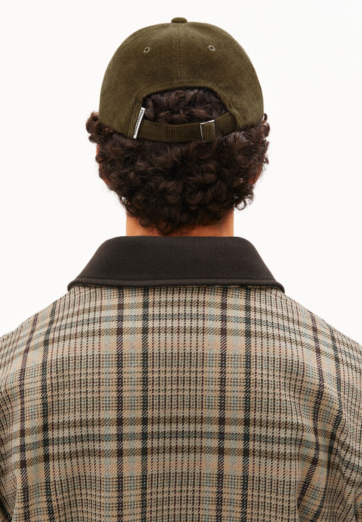 casquette en velours de coton bio yenaas cord  camel armedangels unisexe casquette velour yenaas coton bio kaki l armoire poethique 3