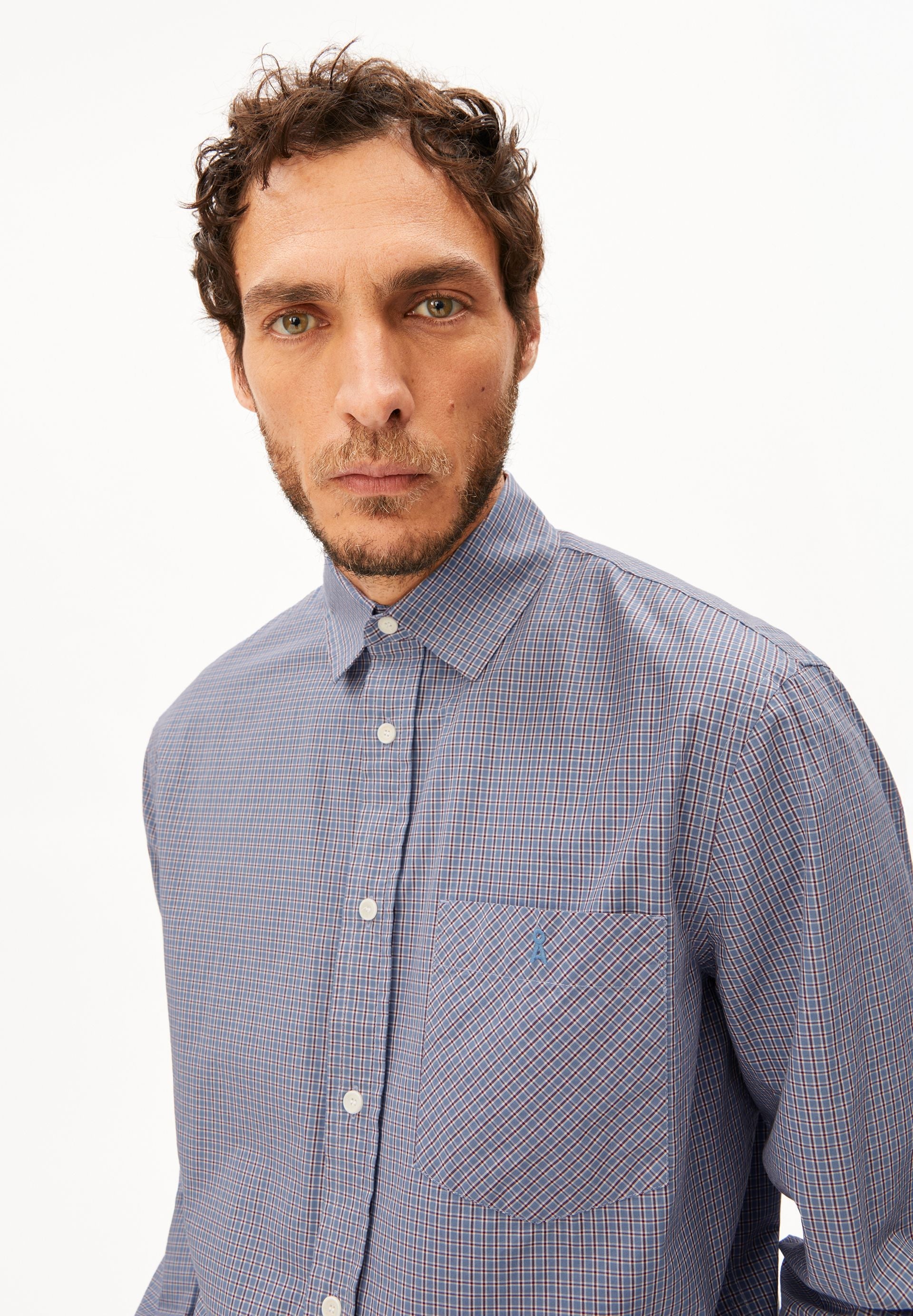 chemise  carreaux en coton bio  bleu et rouge armedangels homme chemise carreaux coton bio bleu rouge l armoire poethique 3