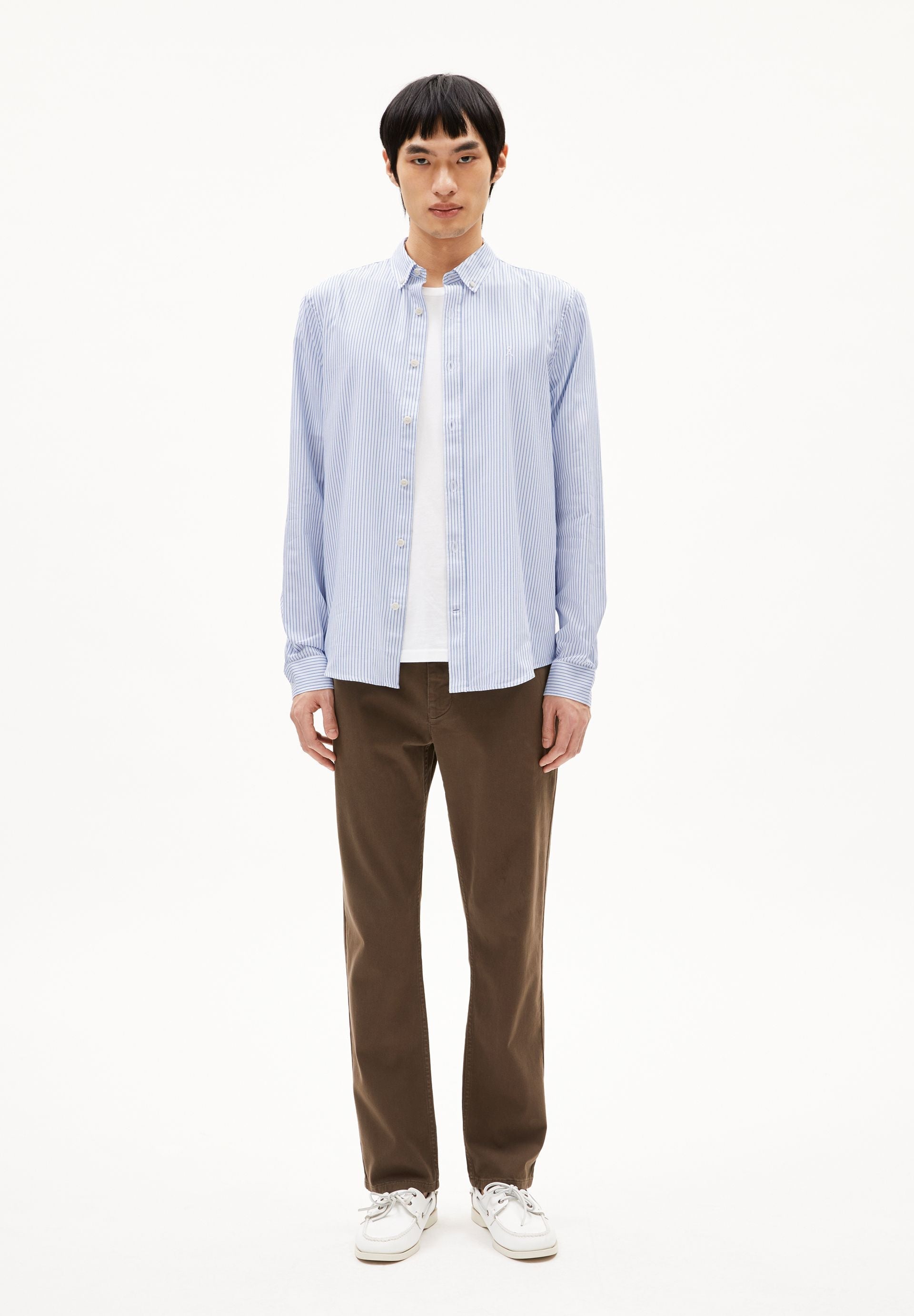 chemise en coton bio quaasa  bleu ray armedangels homme chemise ray quaasa coton bio blanc bleu l armoire poethique 5