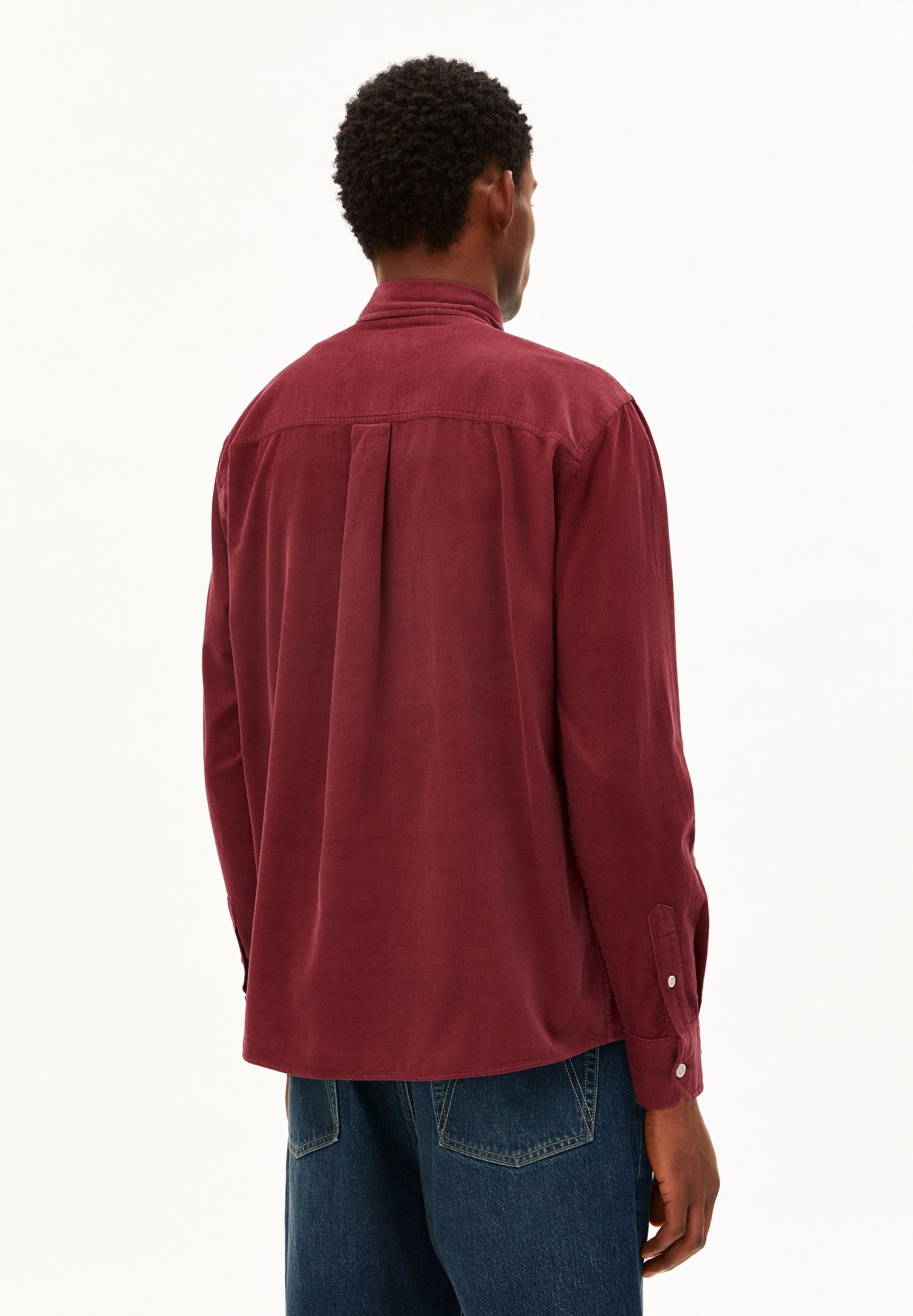 chemise en velours de coton bio  rouge armedangels homme chemise velours coton bio rouge l armoire poethique 2