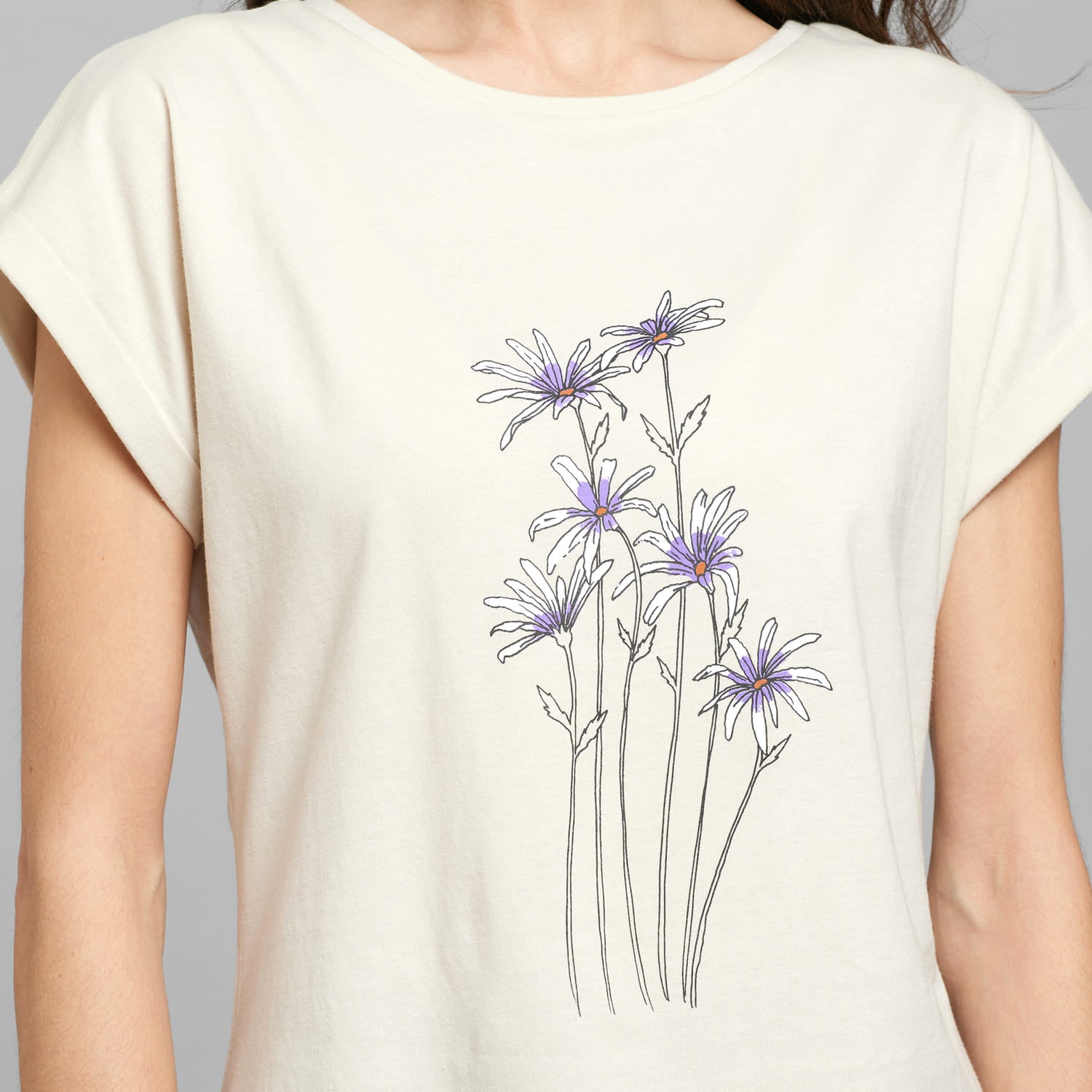 Tee-shirt marguerites en coton bio · crème - visby daisies oat white rainy day