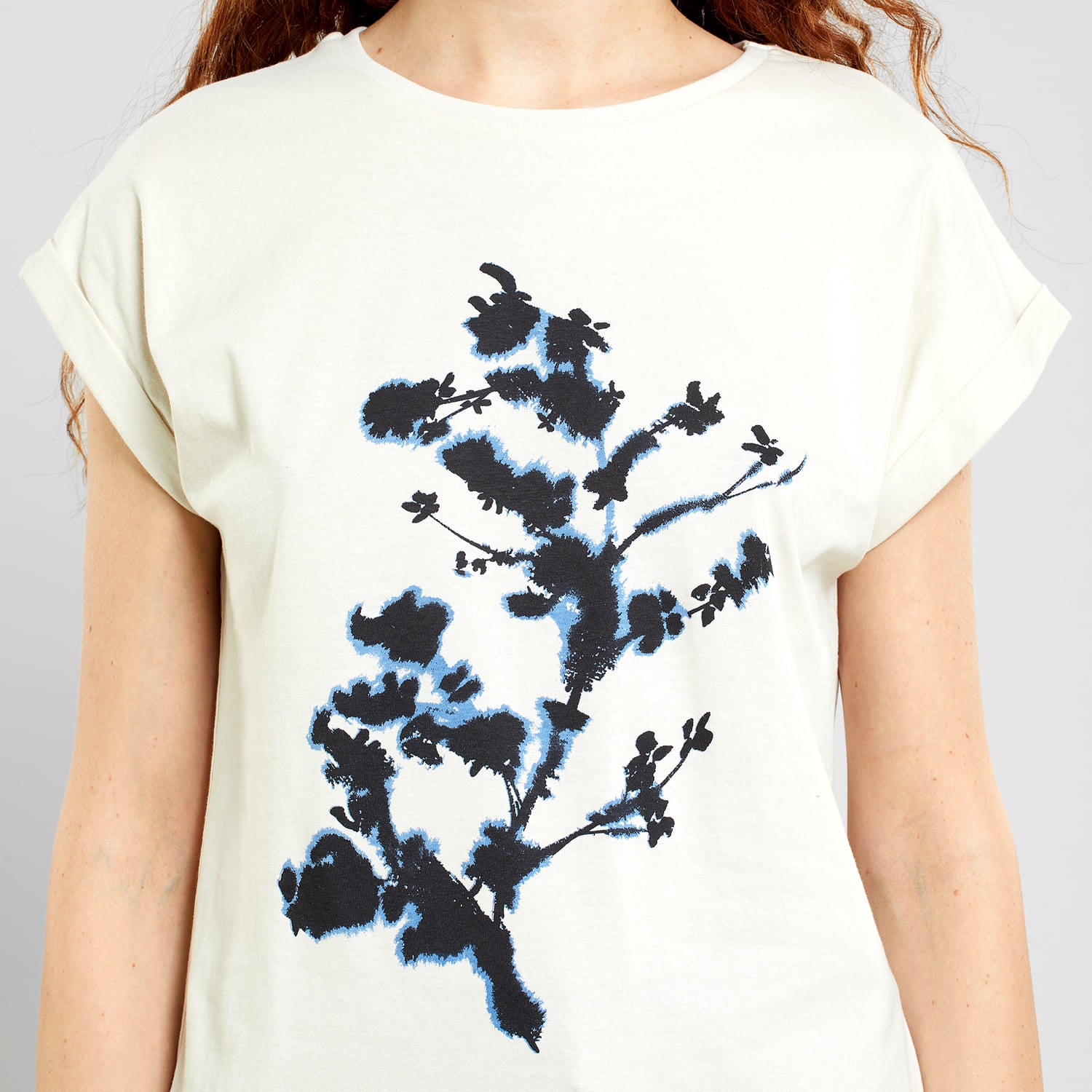 Tee-shirt fleurs givrées en coton bio · crème - visby frosty flower oat white