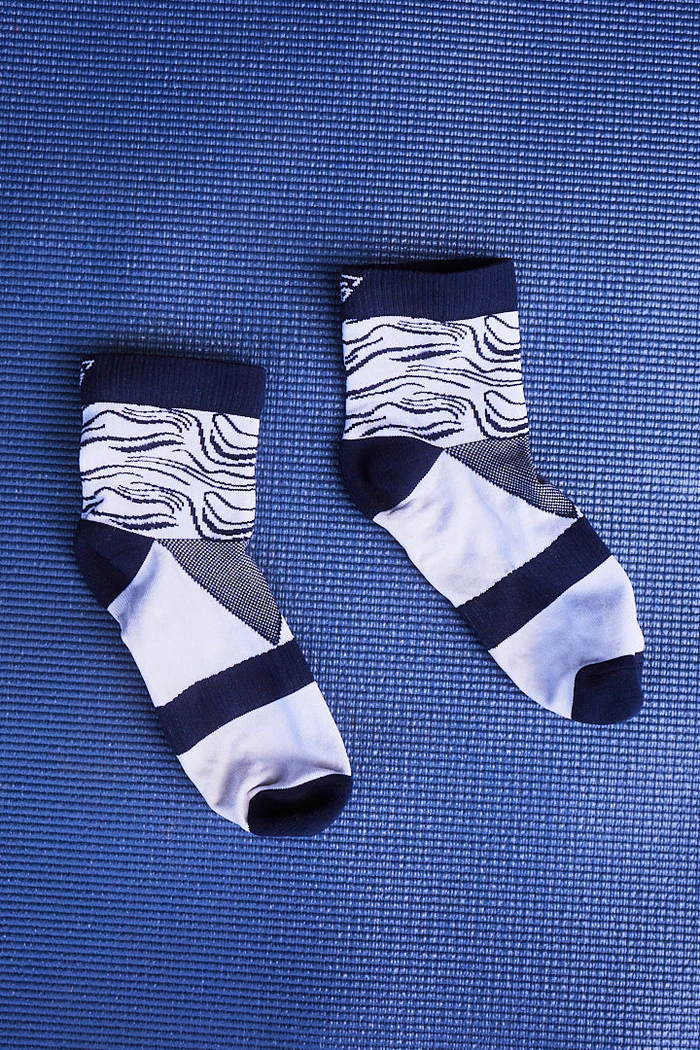 gayaskin femme chaussettes nouvelle vague synthetique recycle bleu blanc l armoire poethique  2 