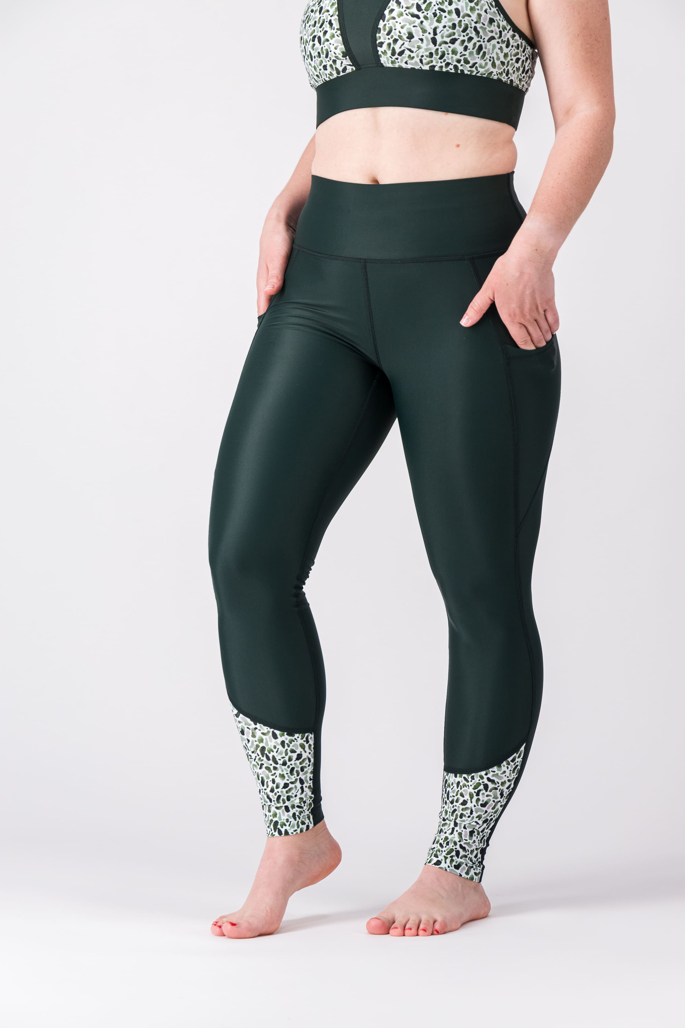 gayaskin femme legging flow vert scotland synthetique recycle l armoire poethique  1 