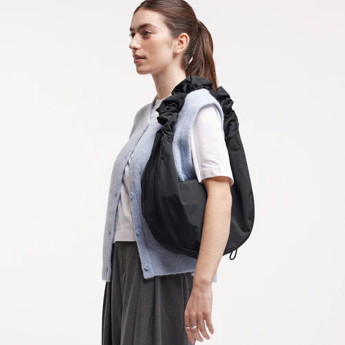 got bag femme sac banane moon bag ruffle noir polyester recycle l armoire poethique  1 