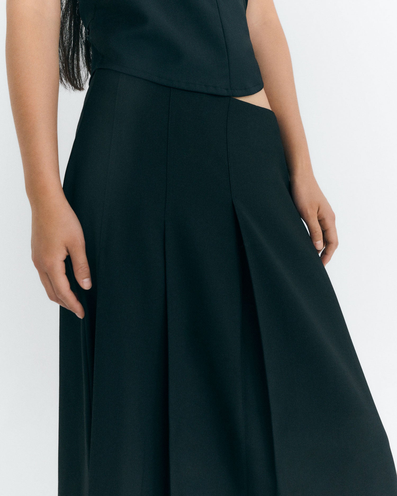 jupe longue en polyester recycl et laine bahia  bleu marine thinking mu femme jupe longue bahia polyester recyl laine bleu marine l armoire poethique 4