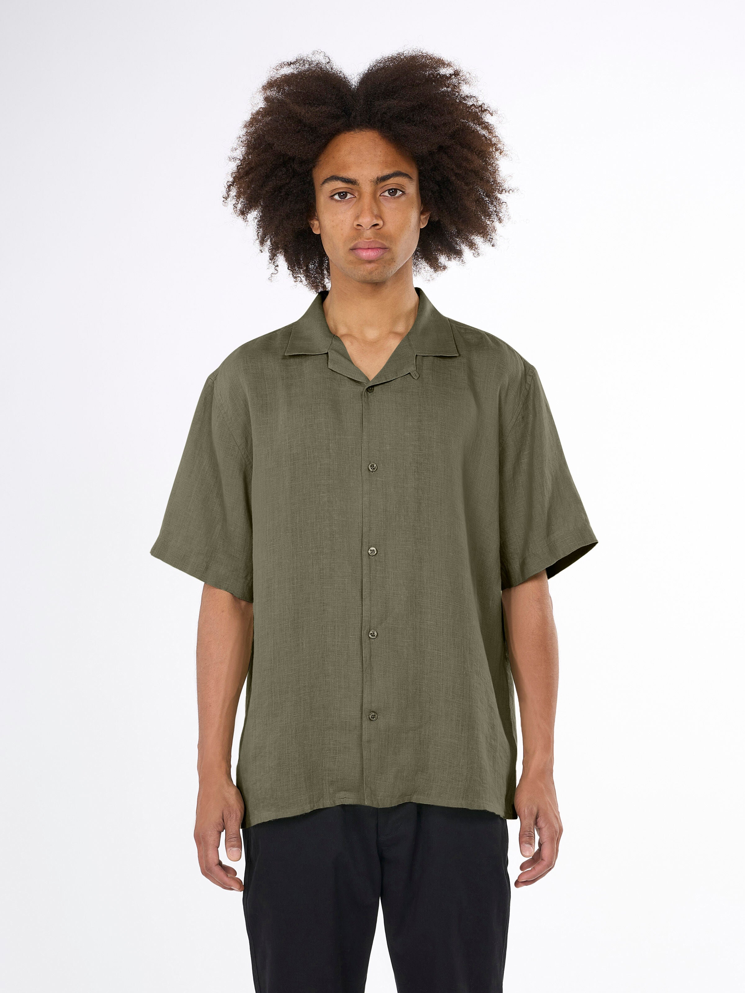 knowledge cotton apparel homme chemise box short sleeves lin bio vert l armoire poethique  5 