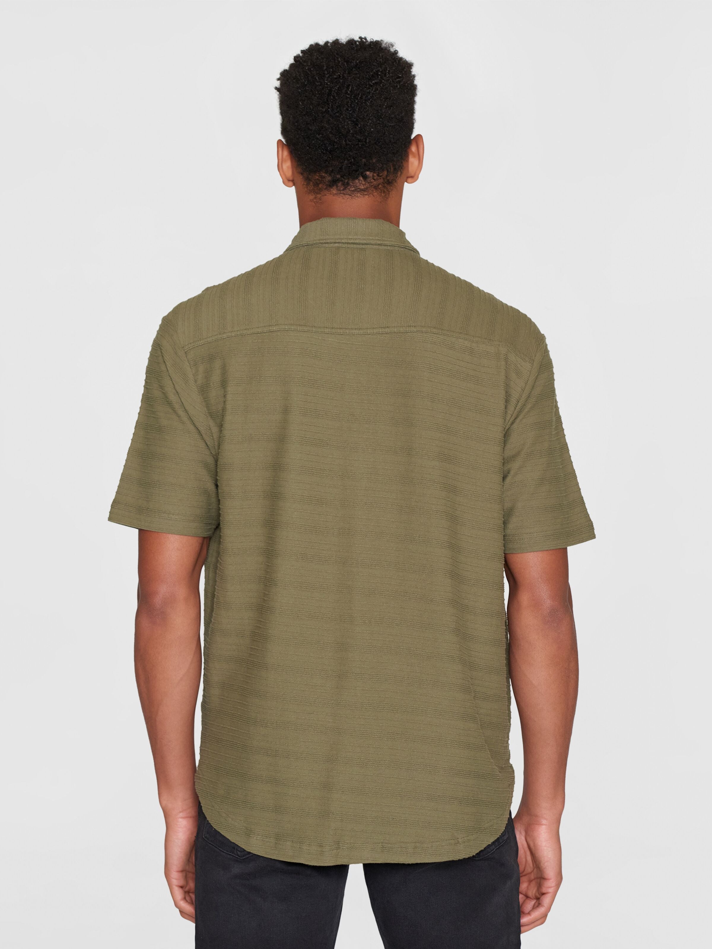 knowledge cotton apparel homme chemise loose short sleeve solid striped coton bio vert l armoire poethique  5 