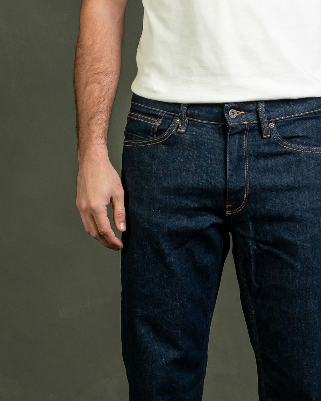 kuyichi homme jean droit en coton regeneratif bleu brut   scott regular dark rin