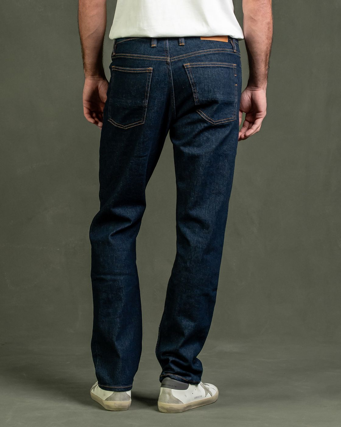 kuyichi homme jean droit en coton regeneratif bleu brut   scott regular dark rin