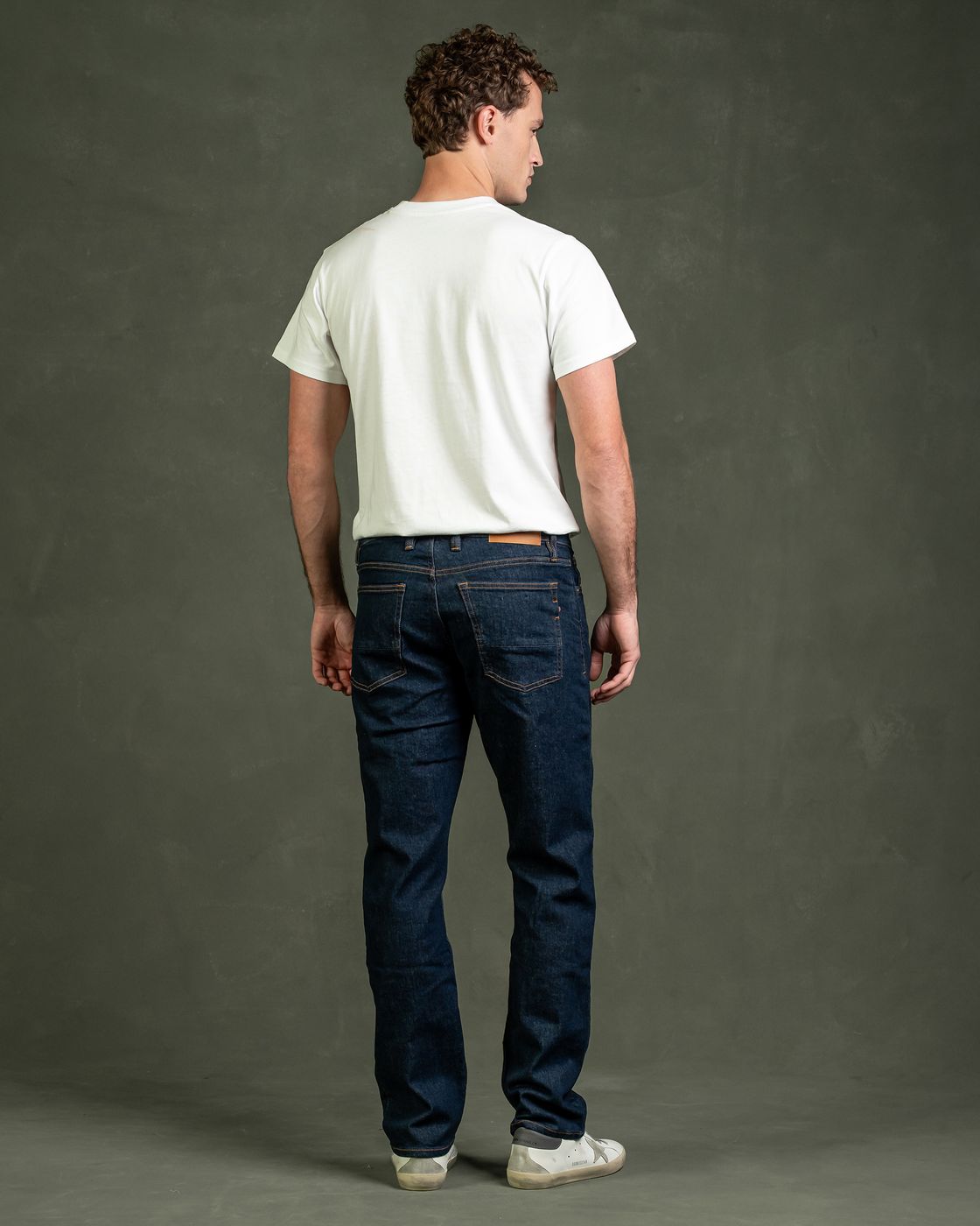 kuyichi homme jean droit en coton regeneratif bleu brut   scott regular dark rin