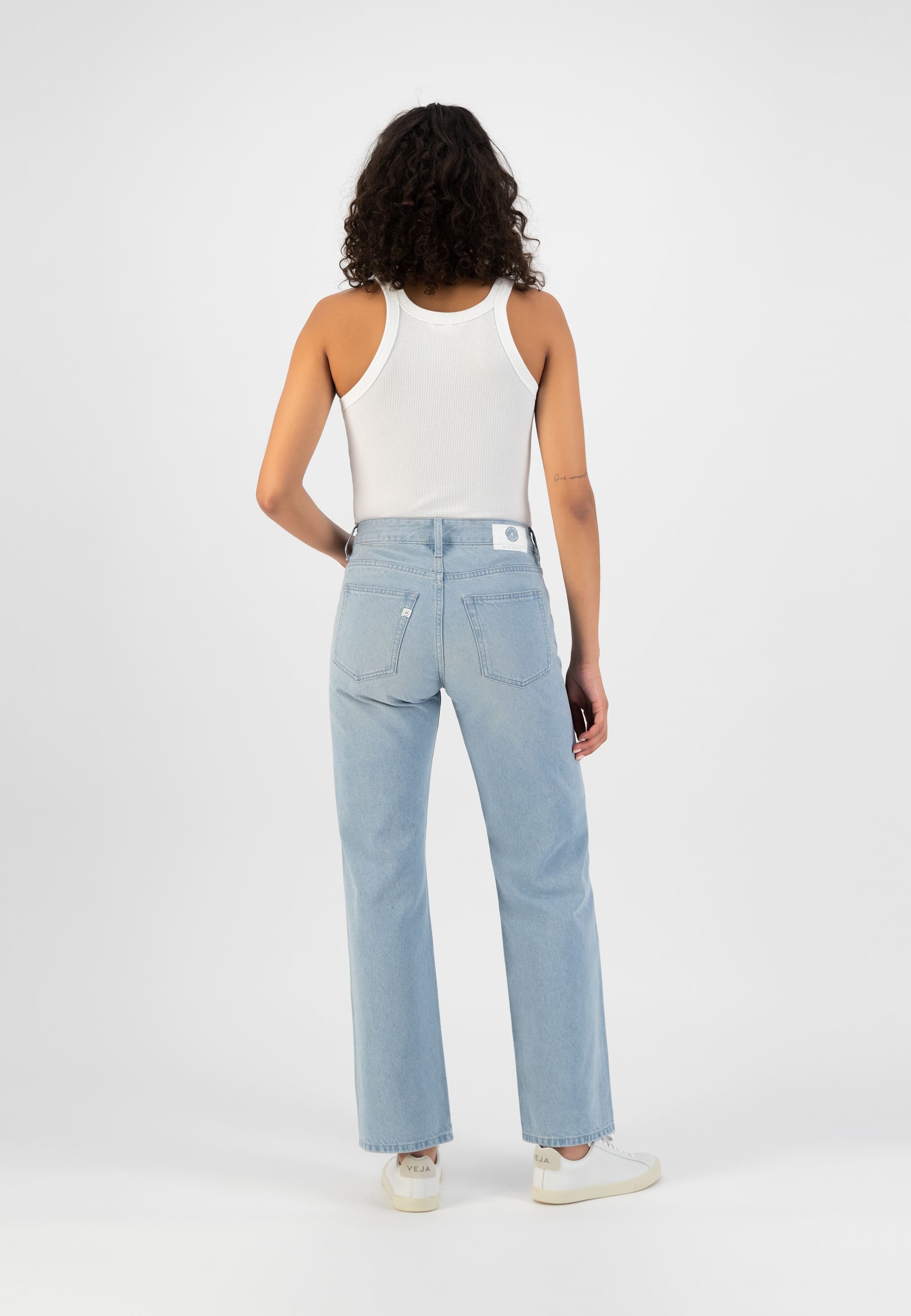 Jean droit en coton bio et coton recyclé · bleu clair - loose jamie sunny stone