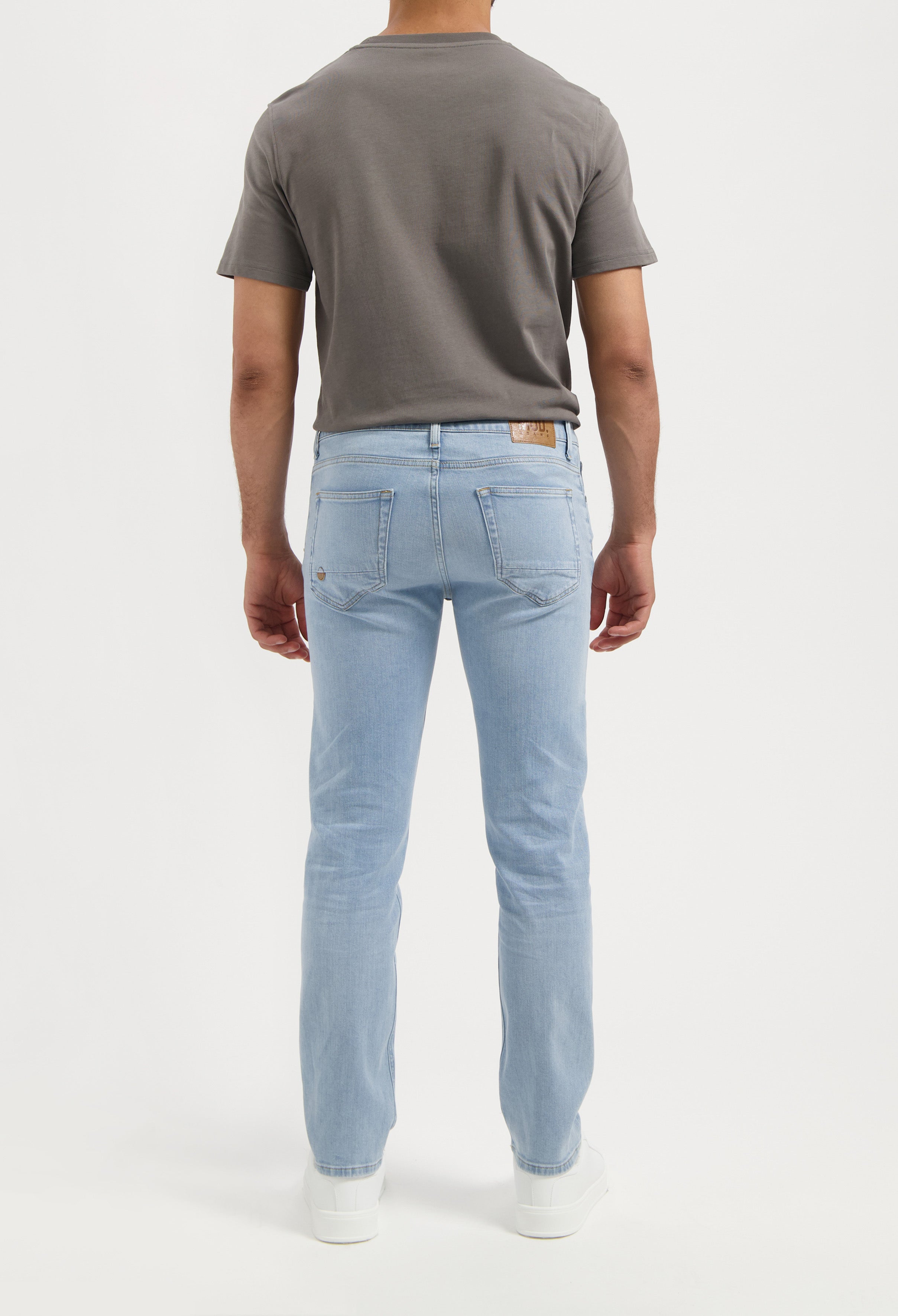 mud jeans homme bryce mid straight coton bio coton recycle bleu clair light aged l armoire poethique  1 