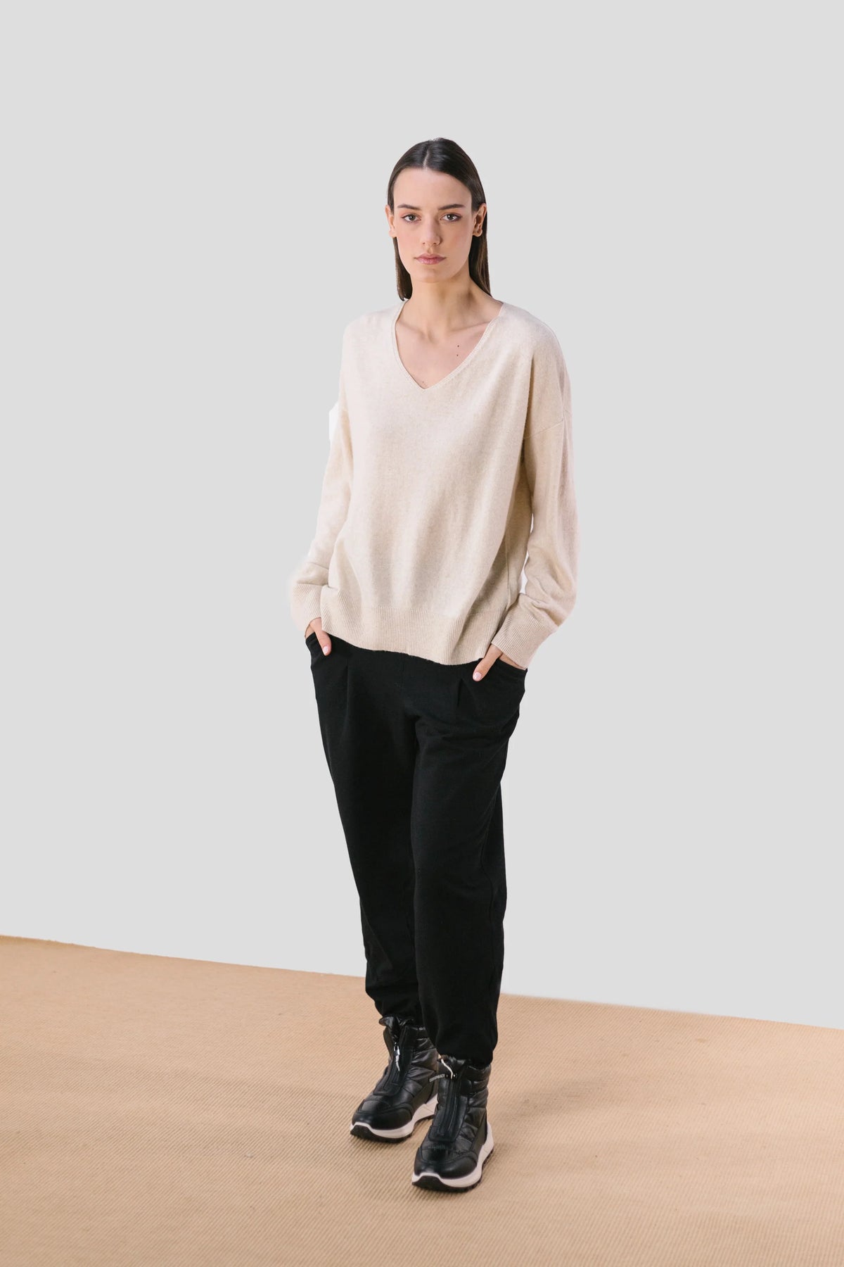 pan femme pull en laine creme et jaune fluo   jersey crudo raya fluor l armoire 