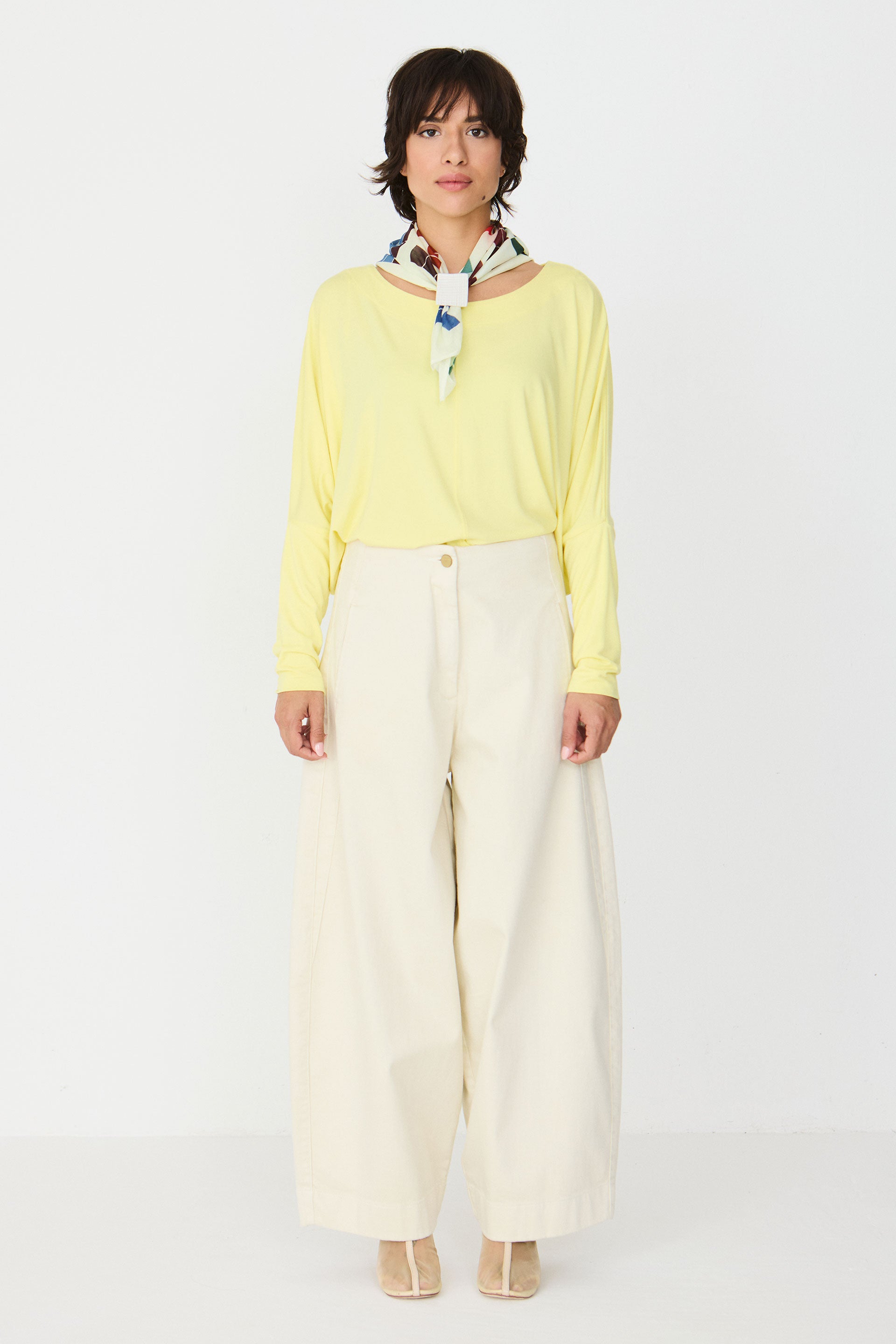 pantalon ballon en coton bio mari  blanc cass skfk femme pantalon ballon mari coton bio blanc cass l armoire poethique 1