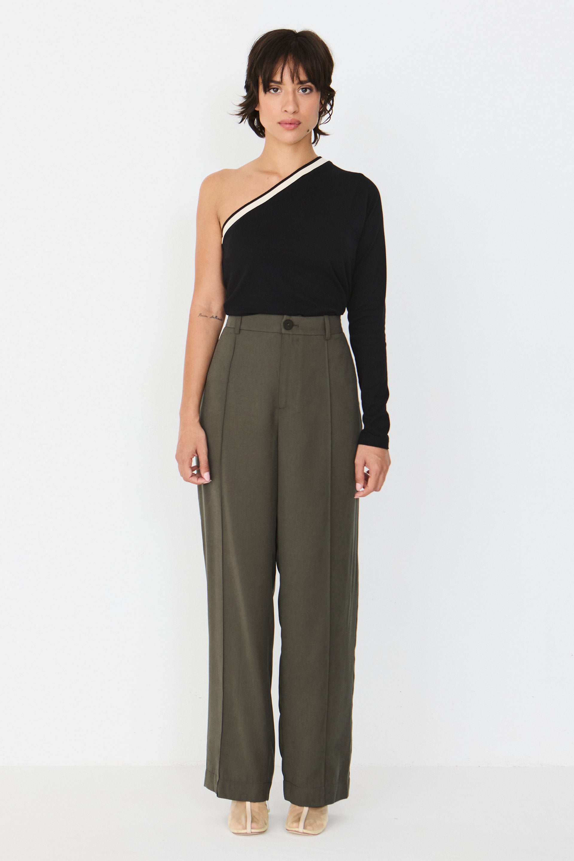 pantalon droit en ecovero afrika  taupe skfk femme pantalon droit afrika ecovero taupe l armoire poethique 2