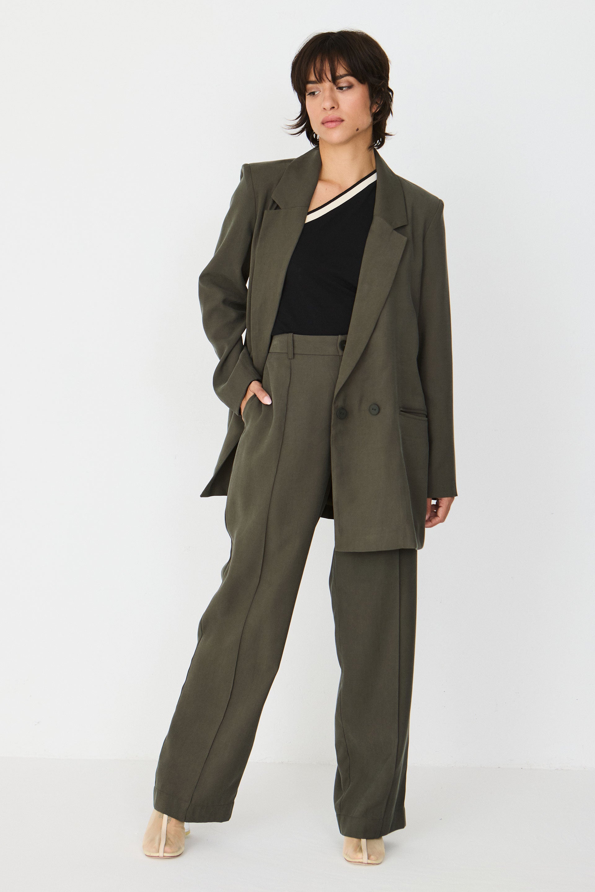 pantalon droit en ecovero afrika  taupe skfk femme pantalon droit afrika ecovero taupe l armoire poethique 3