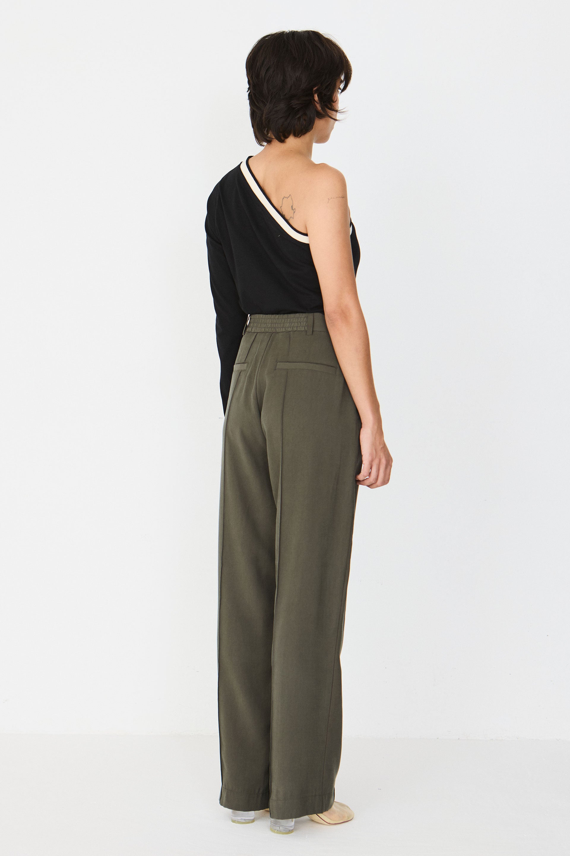 pantalon droit en ecovero afrika  taupe skfk femme pantalon droit afrika ecovero taupe l armoire poethique 4