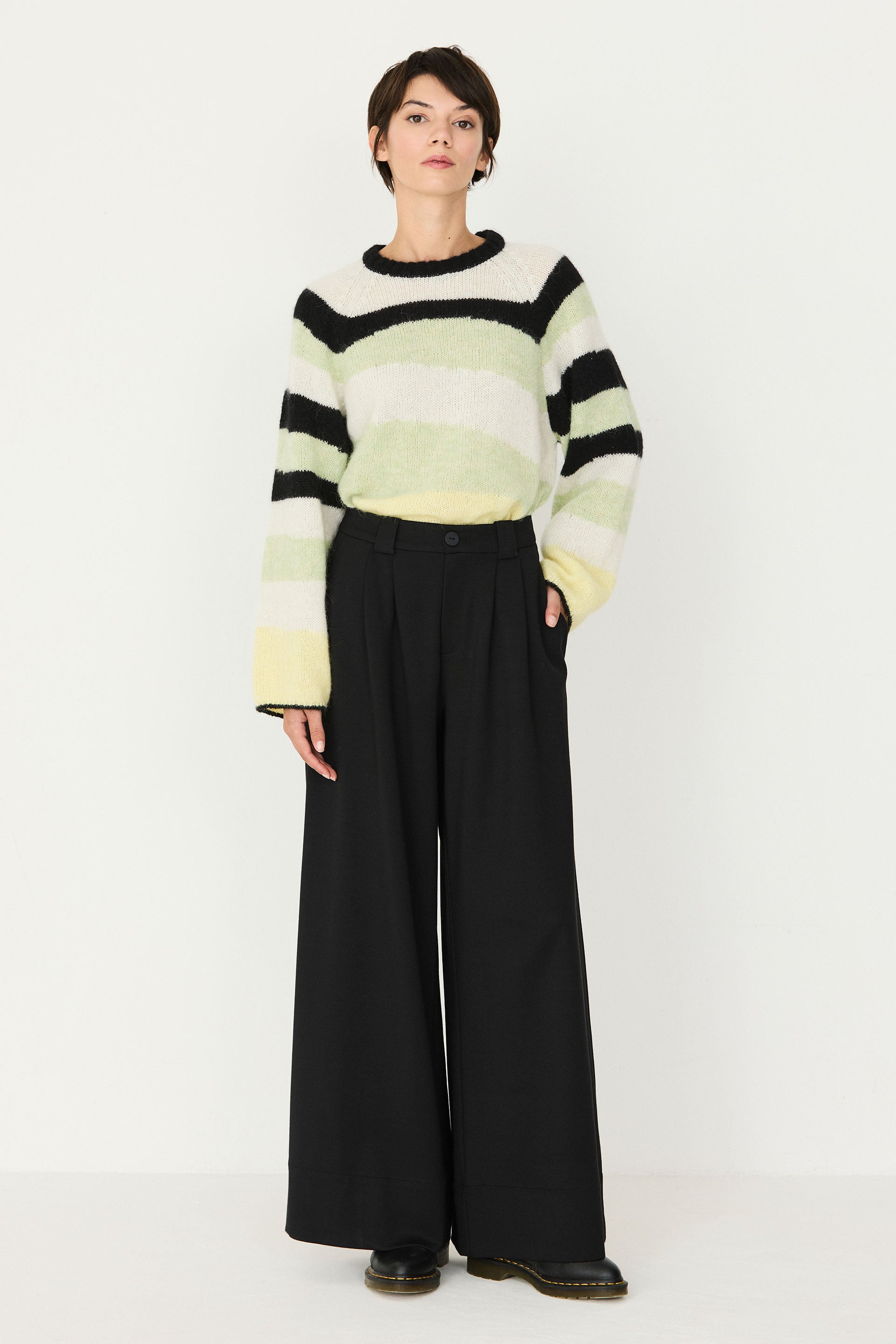pantalon large en tencel modal nia  noir skfk femme pantalon large nia tencel modal noir l armoire poethique 1