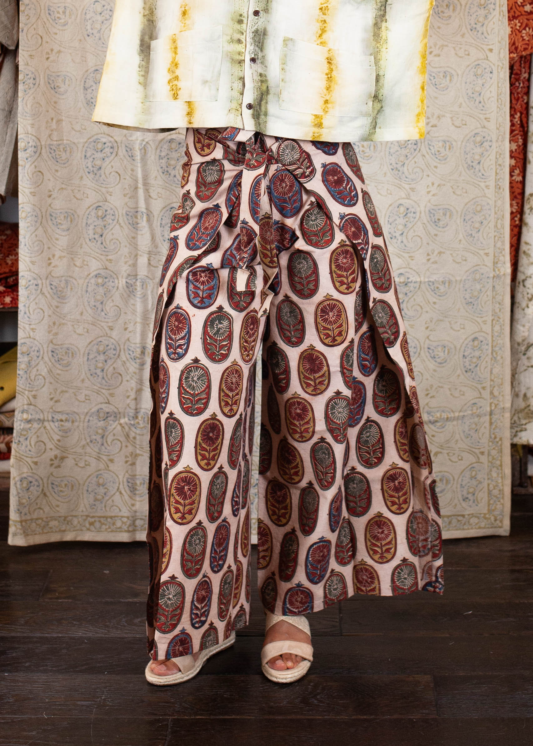pantalon saraswati en coton bio phool fleur  multicolore azaadi femme pantalon saraswati phool fleur coton bio l armoire poethique 5