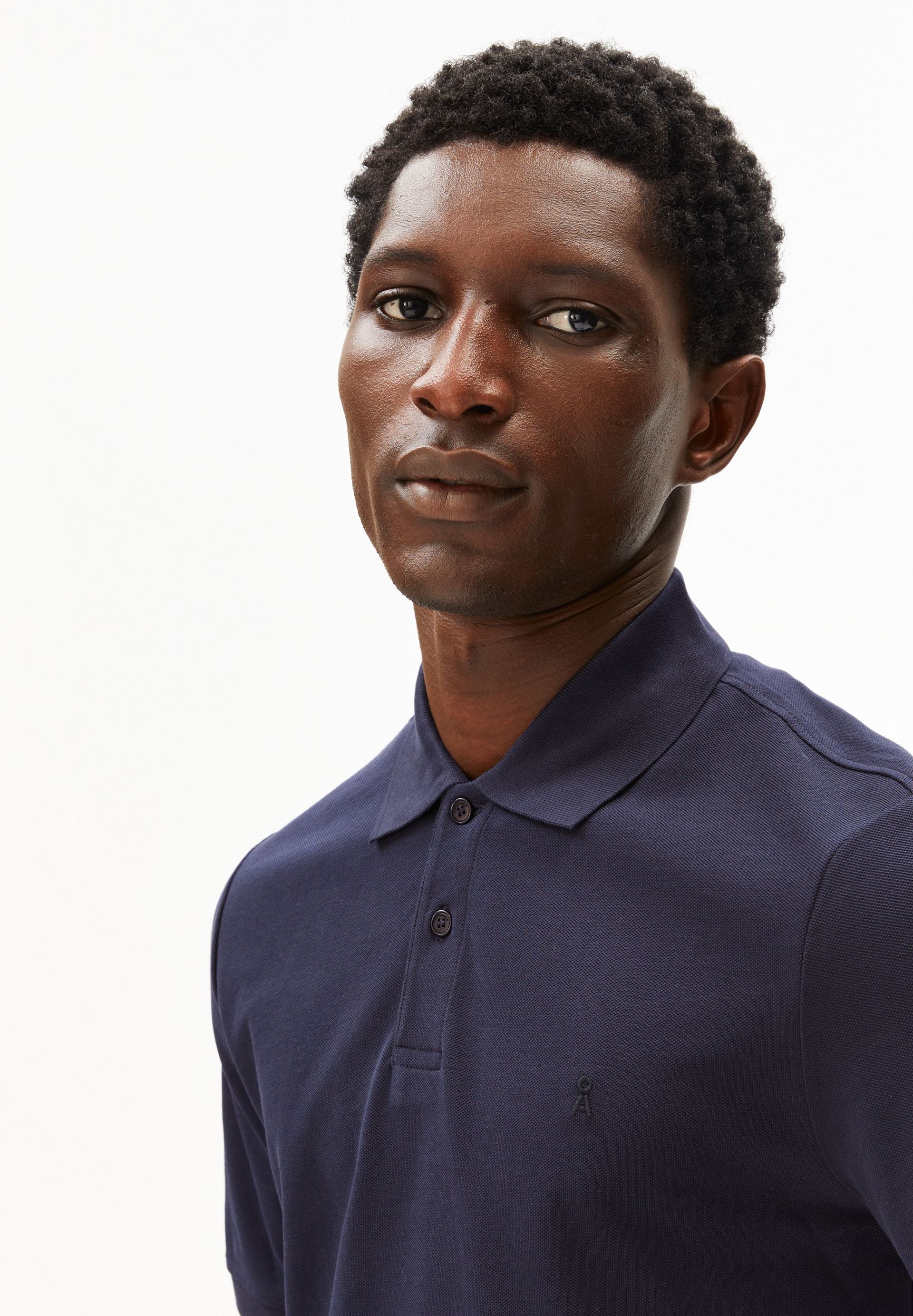 polo en coton bio maario  bleu marine armedangels homme polo maario coton bio marine l armoire poethique 3