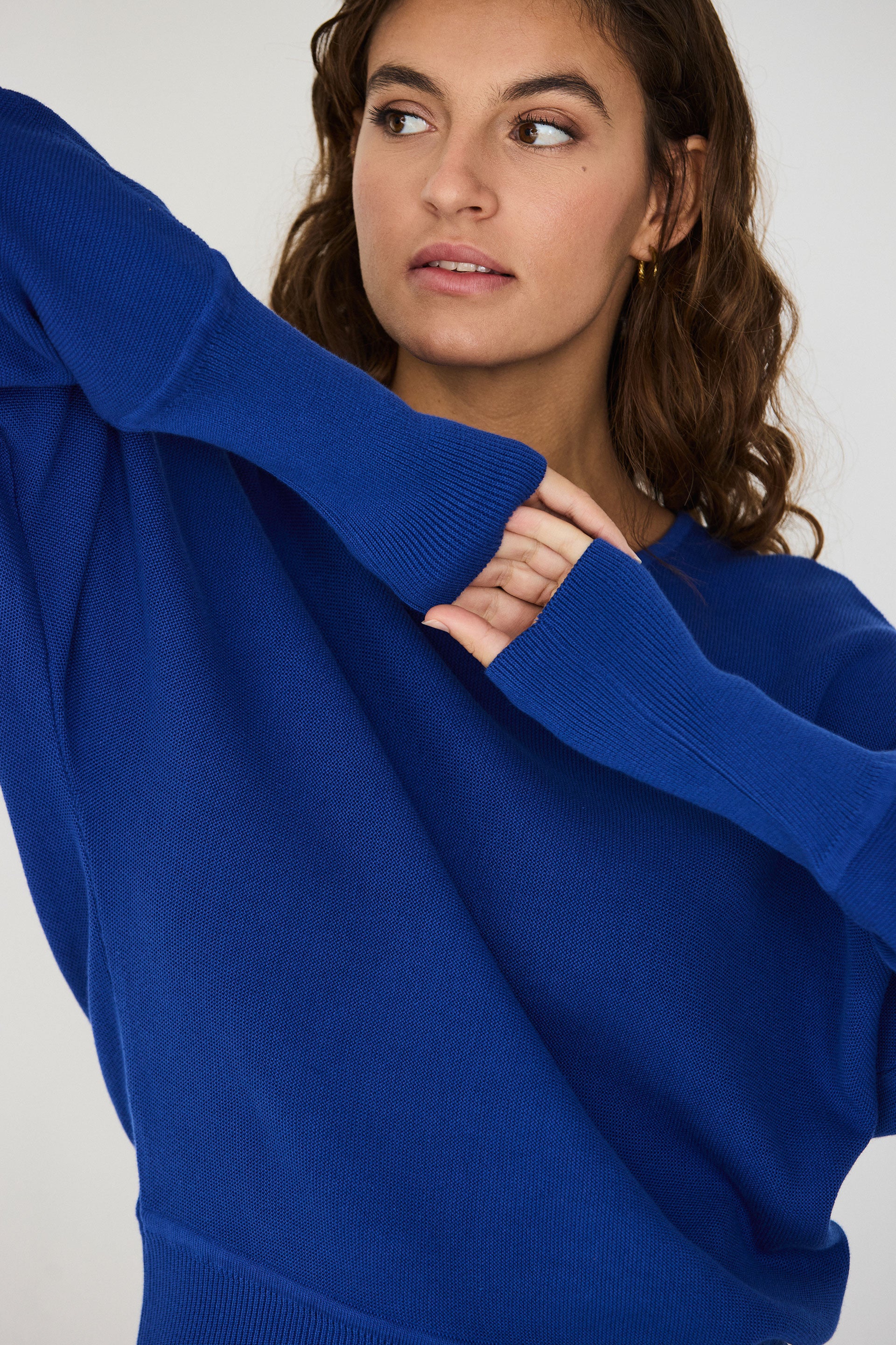 pull col rond en coton bio ibar  bleu skfk femme pull col rond ibar coton bio bleu l armoire poethique 1