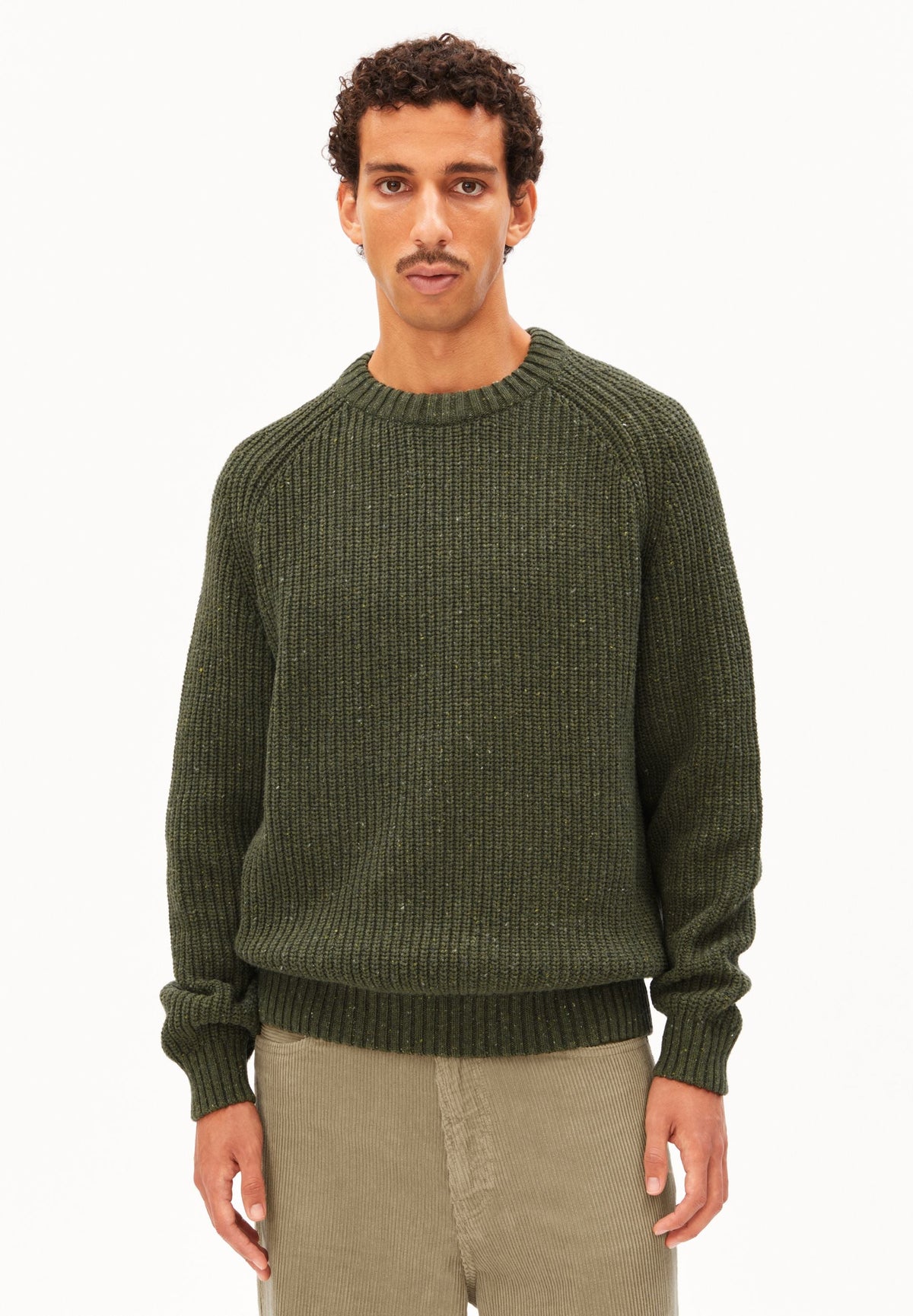 pull en coton bio et laine recycle kiaano tweed  kaki chin armedangels homme pull kiaano tweed laine coton bio vert l armoire poethique 1