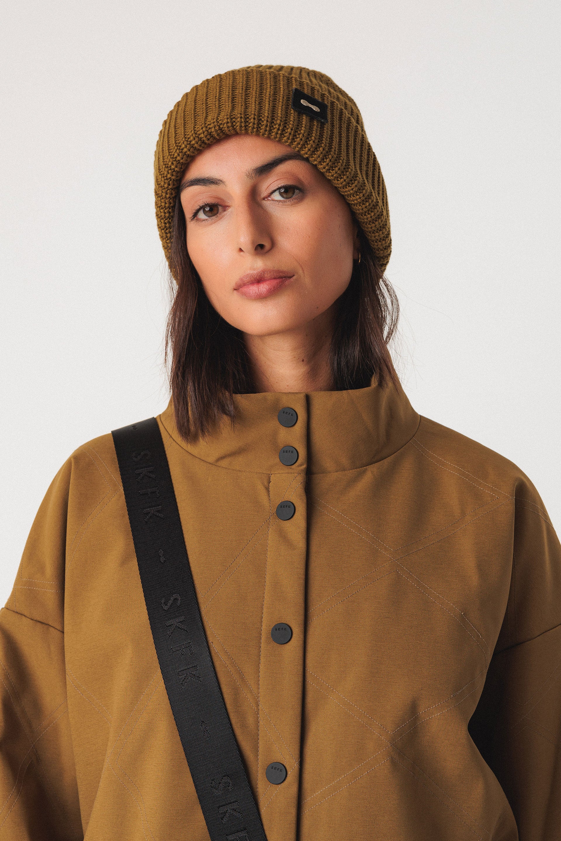skfk femme bonnet zala coton bio vert olive l armoire poethique  1 