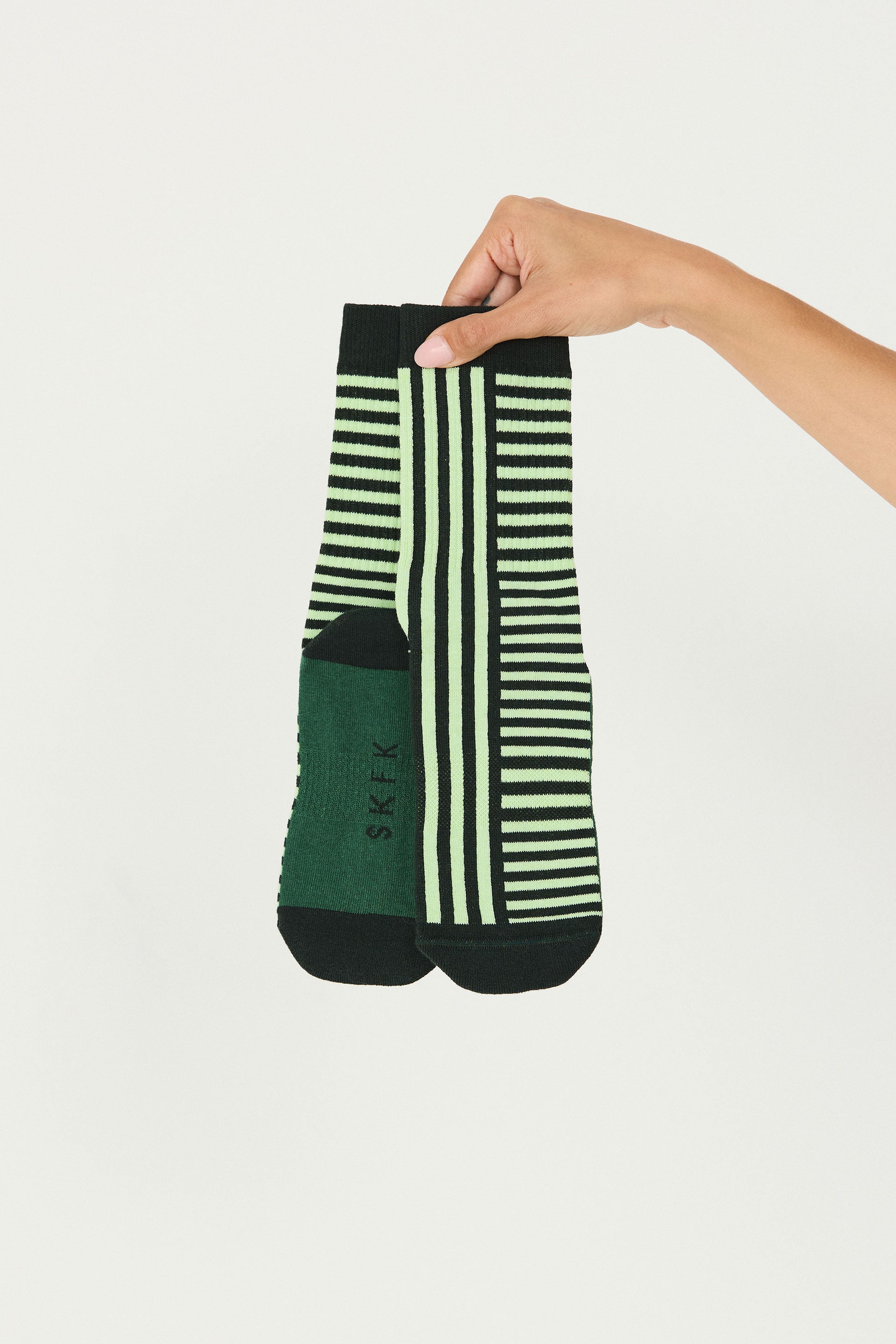 skfk femme chaussette epel coton bio vert fonc   vert clair l armoire poethique