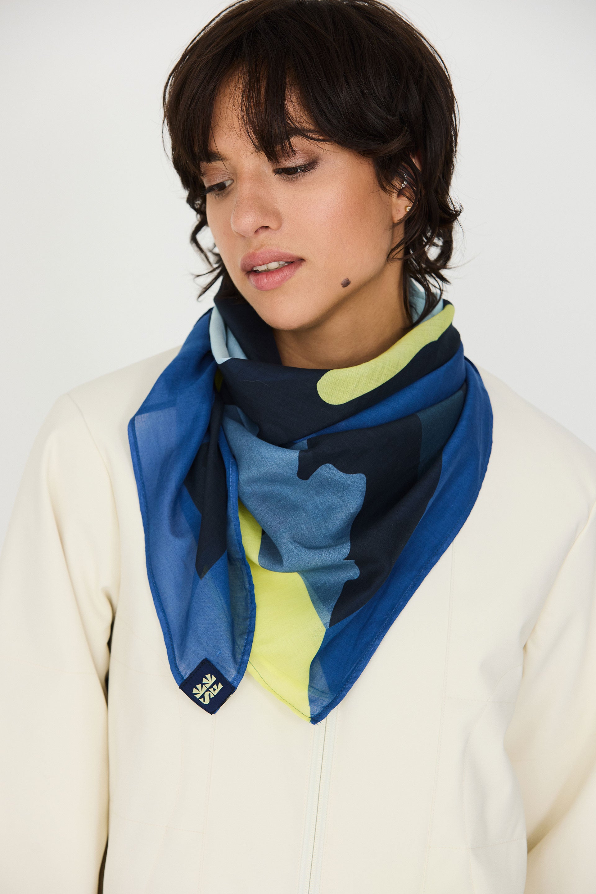 skfk femme foulard irura coton bio bleu bleu marine jaune l armoire poethique  1 