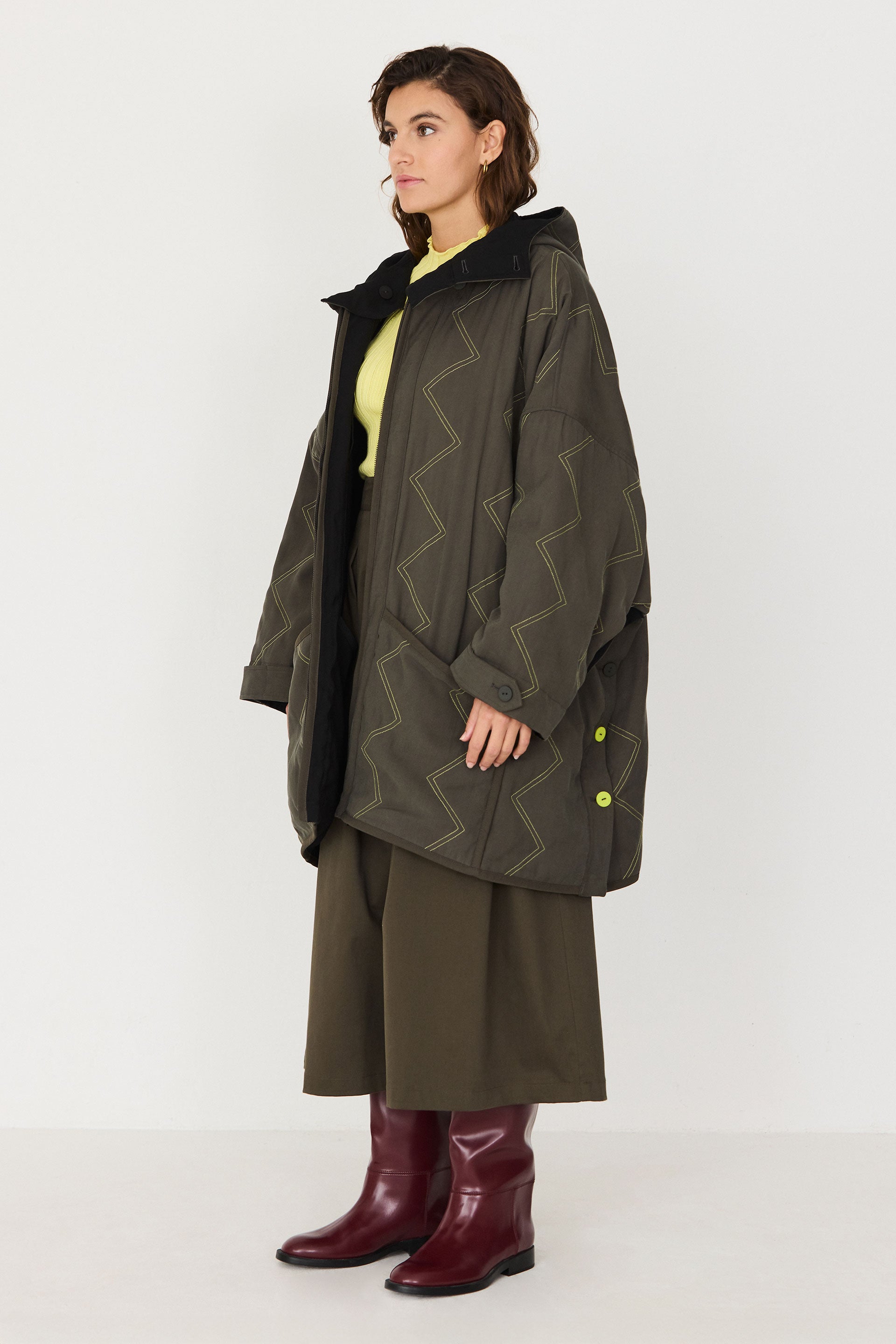 skfk femme manteau ample reversible    capuche maixabel ecovero taupe noir l armoire poethique 1 