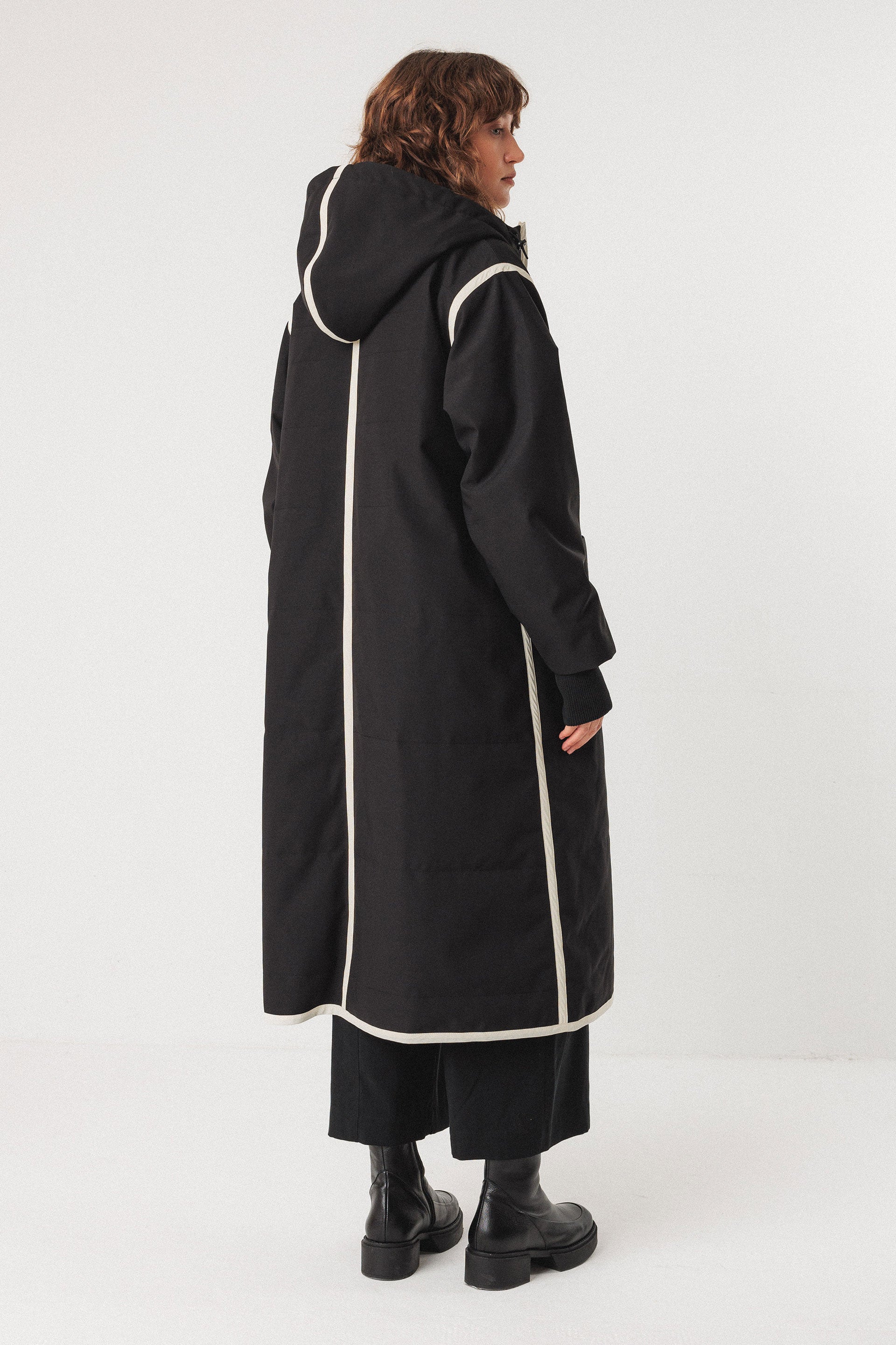 skfk femme manteau garai polyester recycle noir blanc l armoire poethique  3 