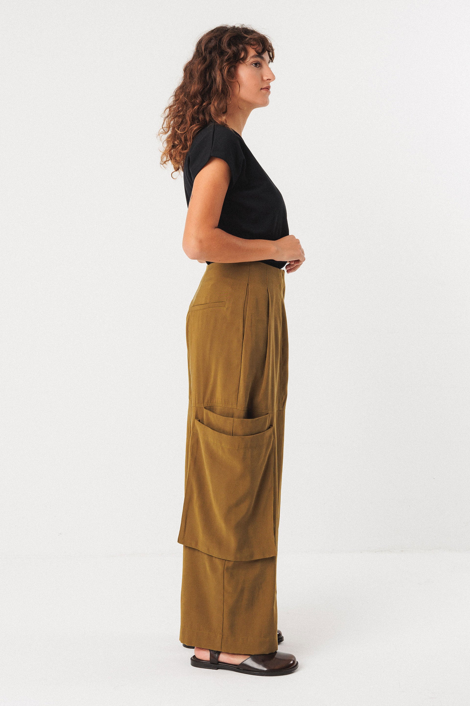 skfk femme pantalon aines lenzing ecovero vert olive l armoire poethique  2 