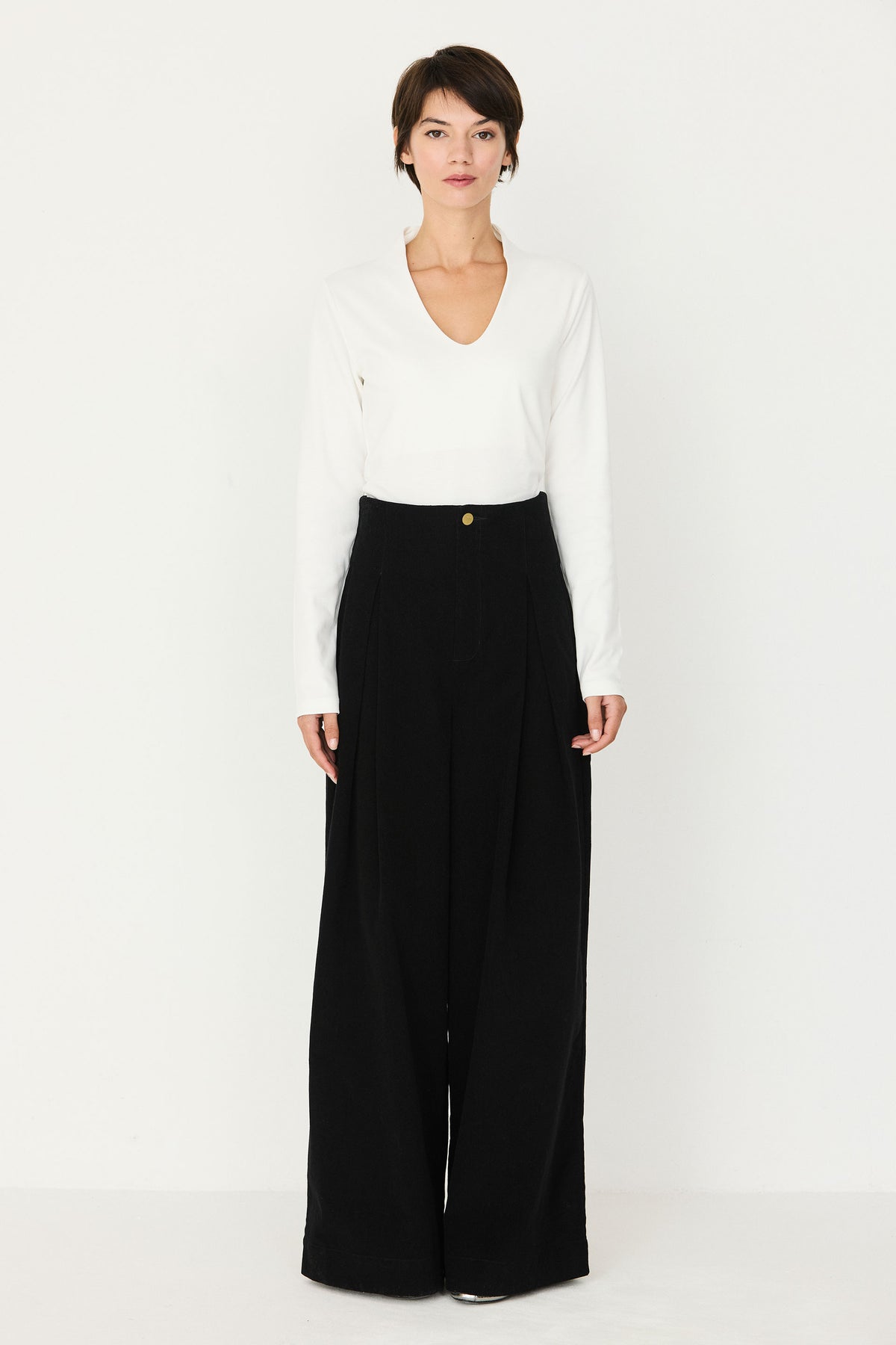 skfk femme pantalon large basabe coton bio noir armoire poethique  3 