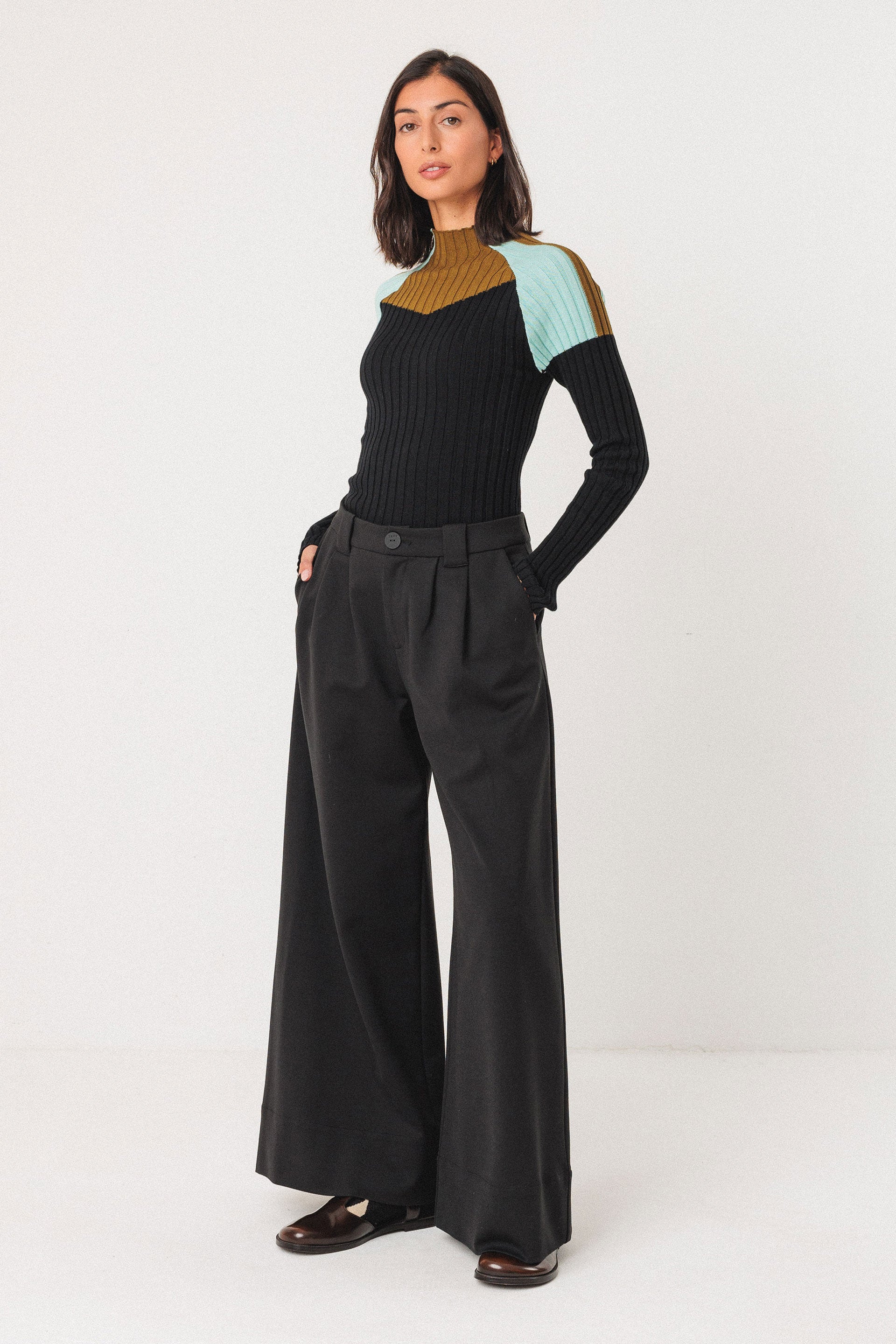 skfk femme pantalon nia tencel modal noir l armoire poethique  1 