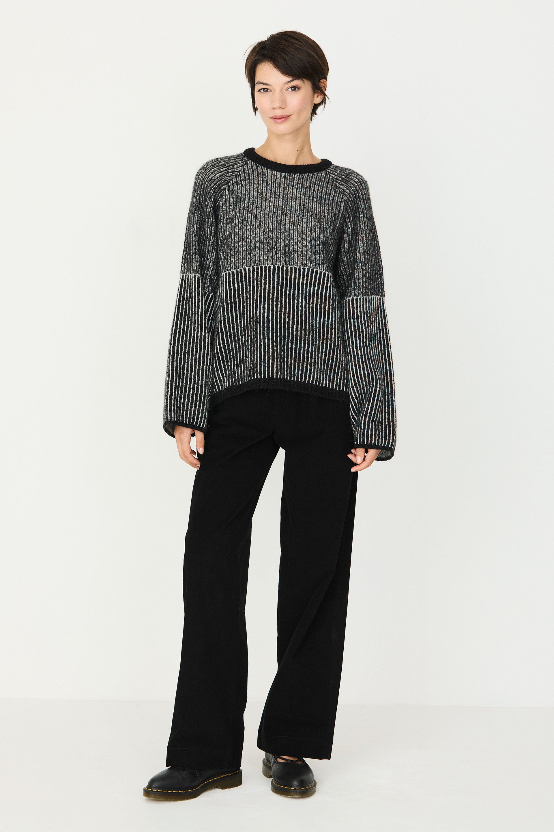 skfk femme pull espe noir blanc laine alpaga l armoire poethique  2 