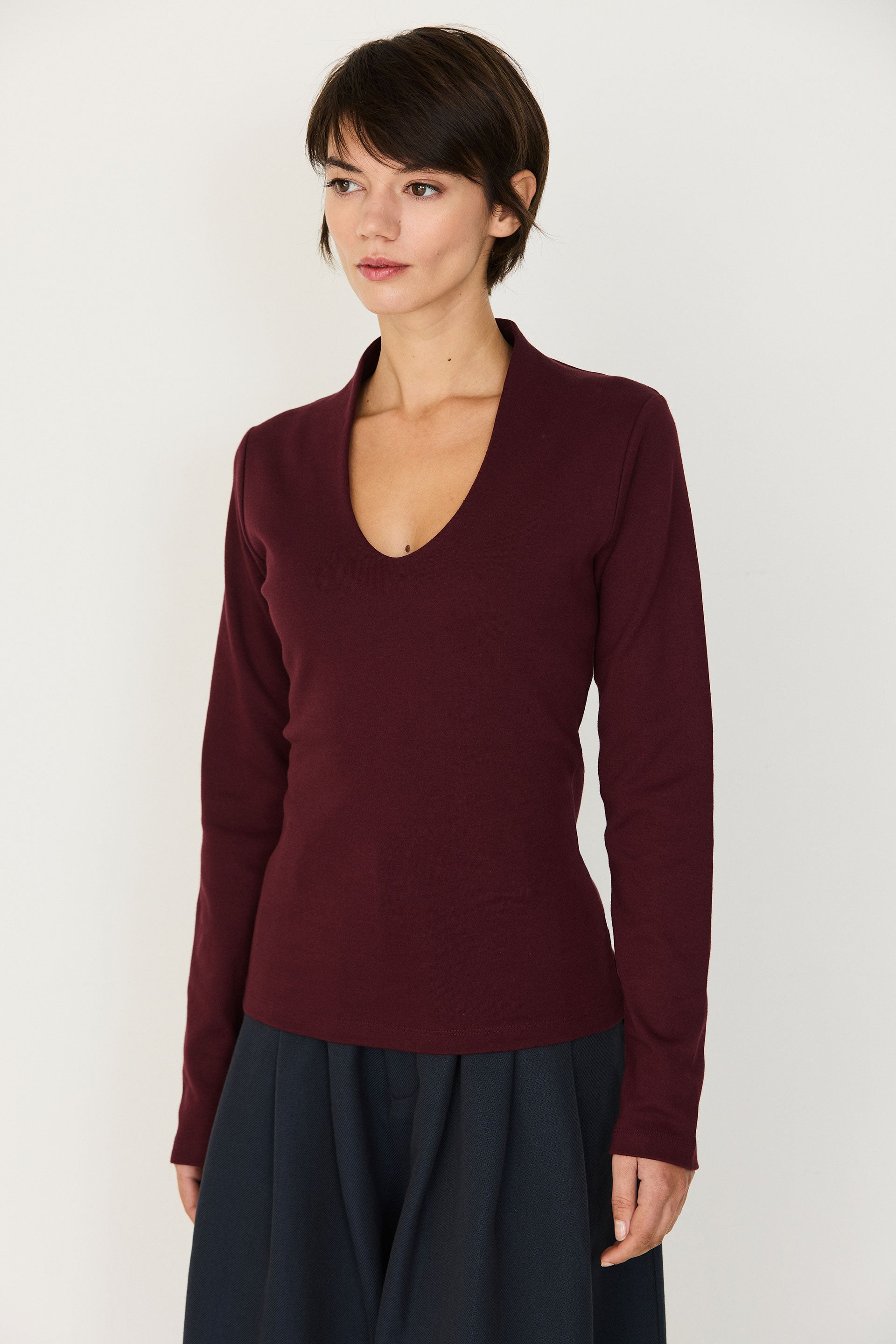 skfk femme tee shirt col v manches longues inge coton bio bordeaux l armoire poethique  1 