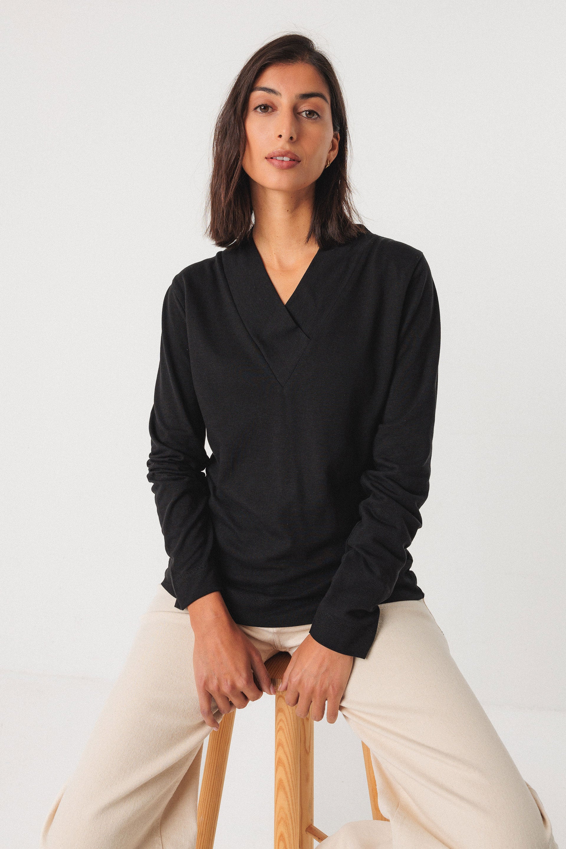 skfk femme tee shirt ibarne coton bio noir l armoire poethique  1 