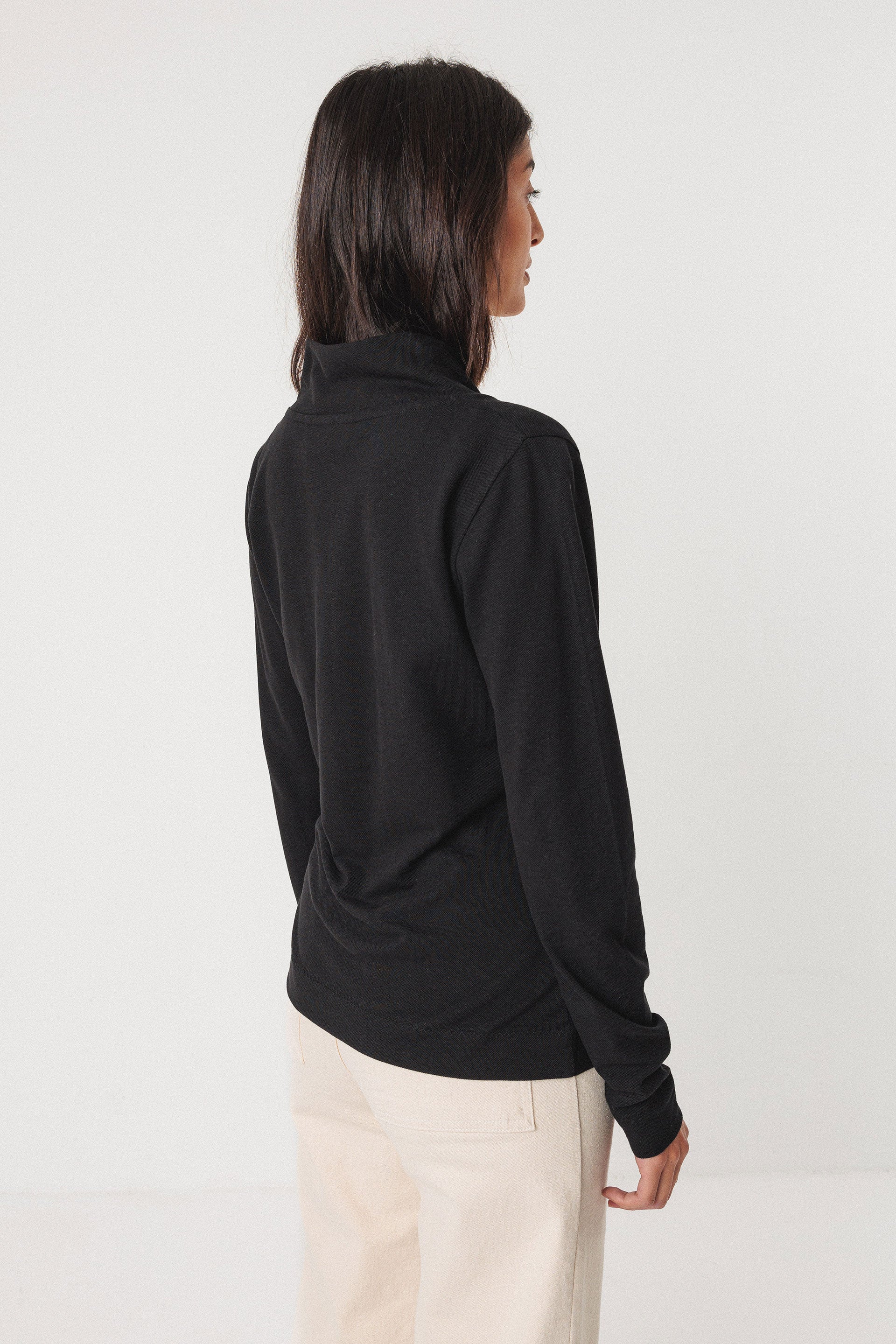 skfk femme tee shirt ibarne coton bio noir l armoire poethique  4 