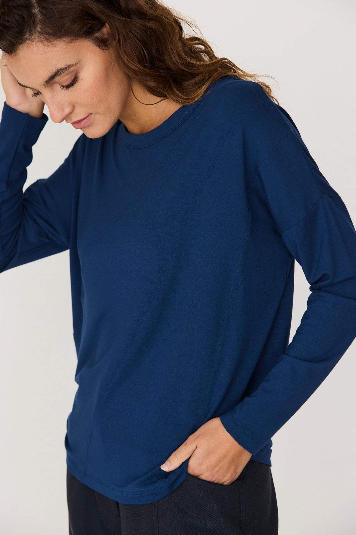 skfk femme tee shirt manches longues beltzane modal tencel bleu l armoire poethique  1 