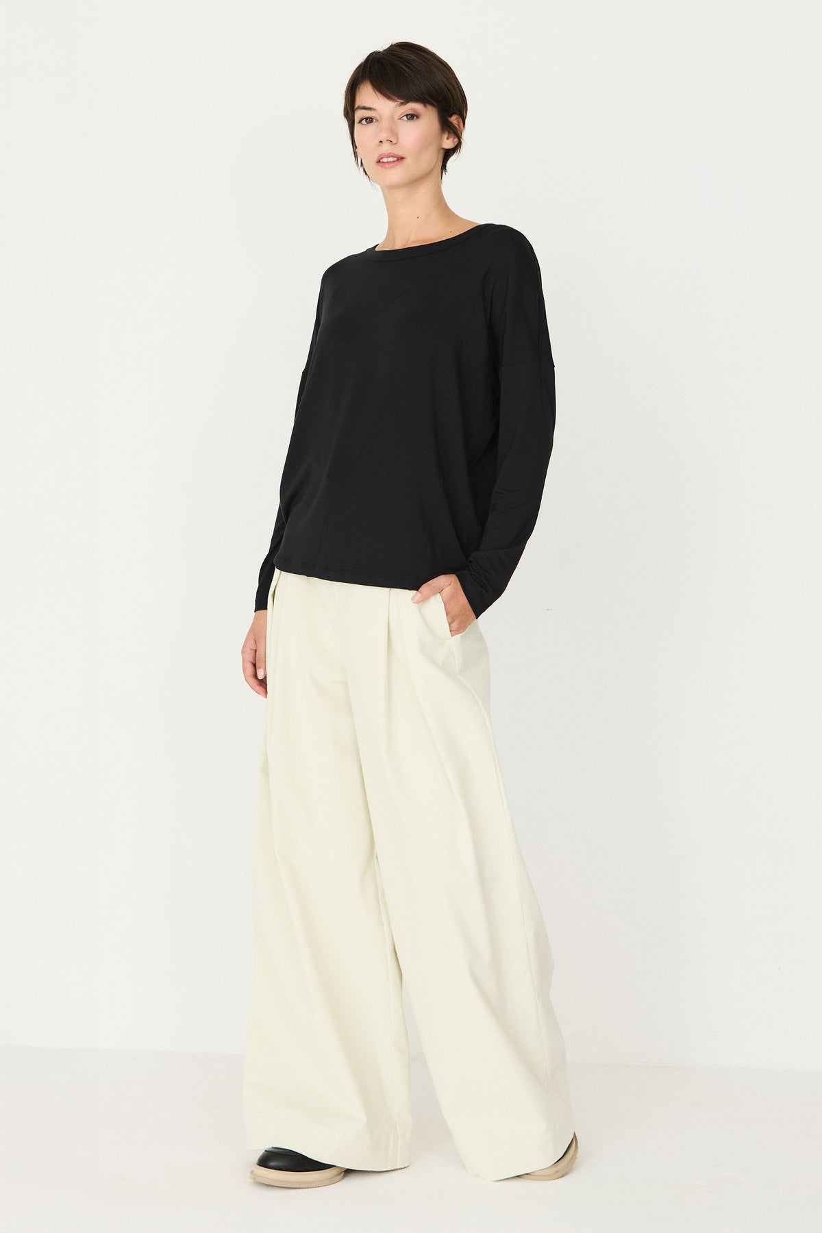 skfk femme tee shirt manches longues beltzane modal tencel noir l armoire poethique  3 