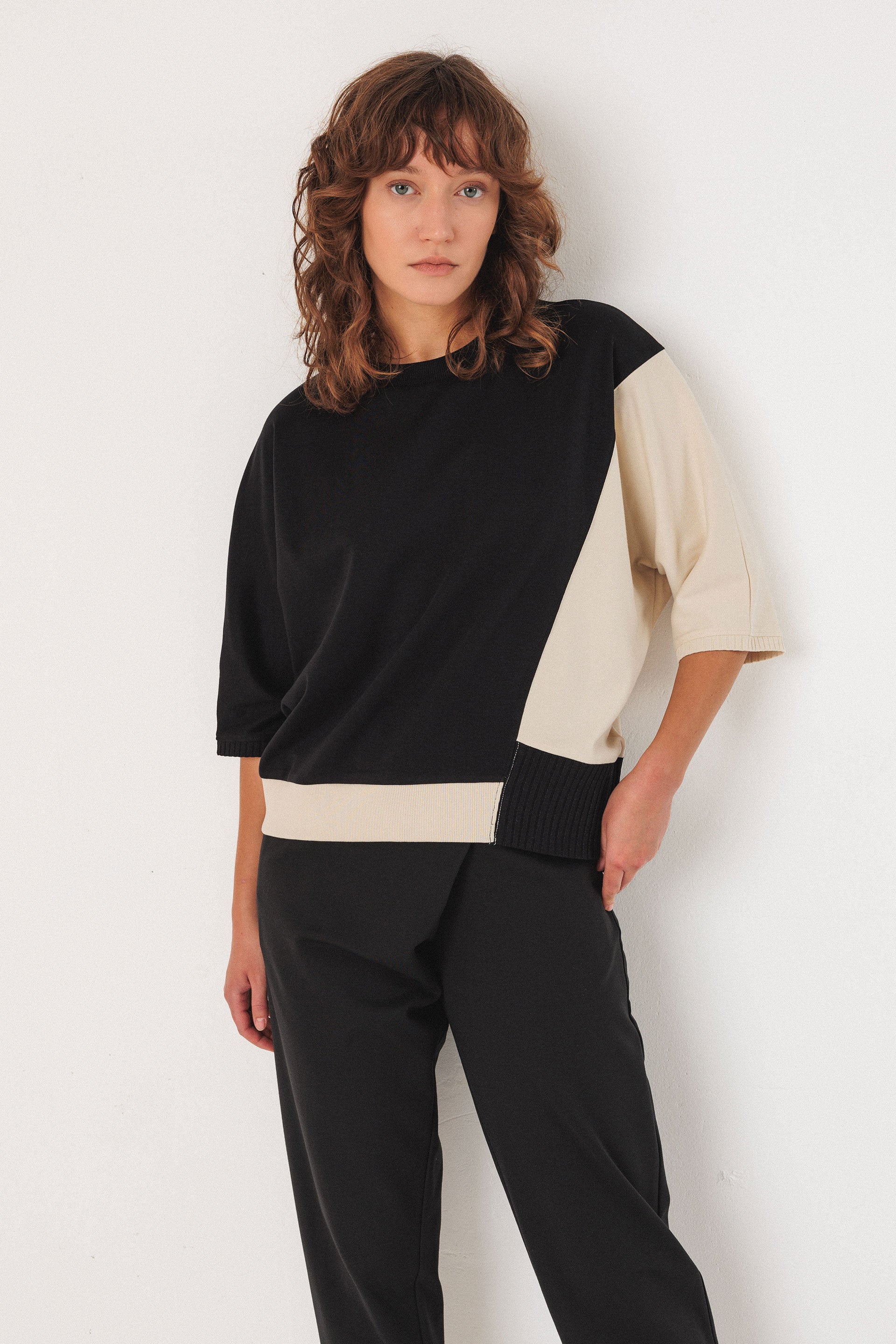 skfk femme top aloria coton bio noir creme l armoire poethique  1 