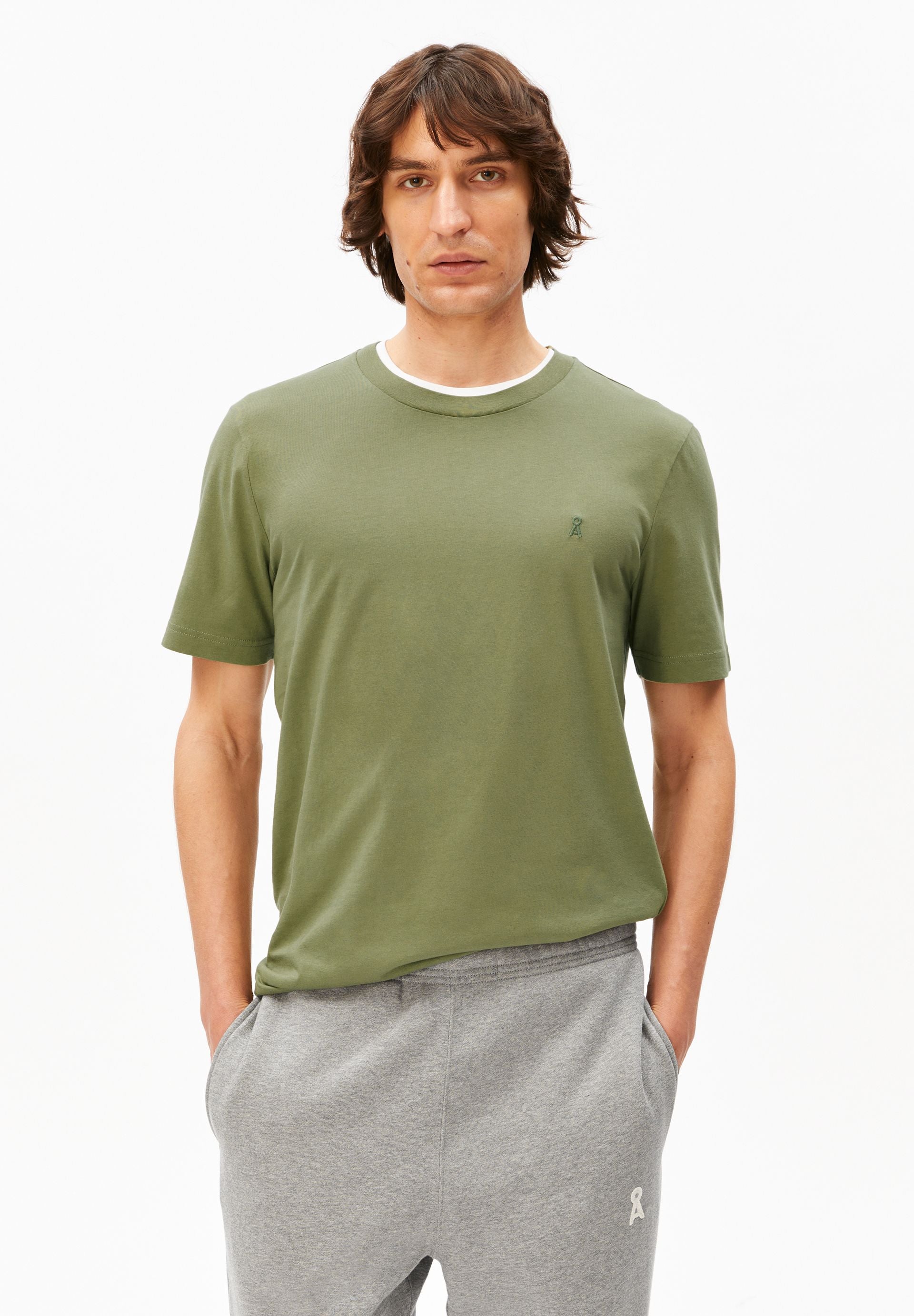 tee shirt basique en coton bio jaames  vert armedangels homme tee shirt jaames coton bio vert l armoire poethique 1