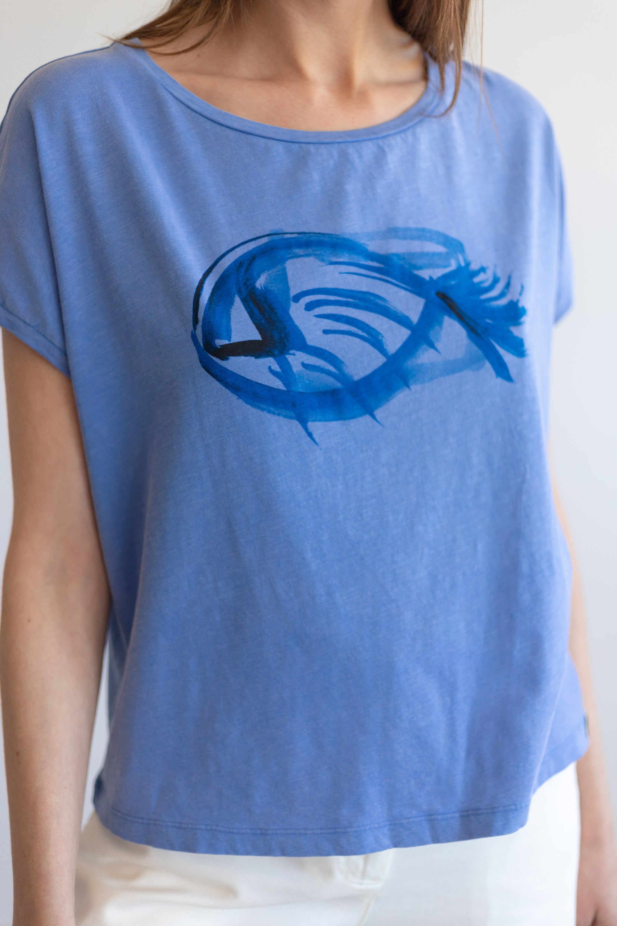 tee shirt poisson en coton bio  bleu   camiseta azul pez pan femme teeshirt azul pez bleu coton l armoire poethique 7
