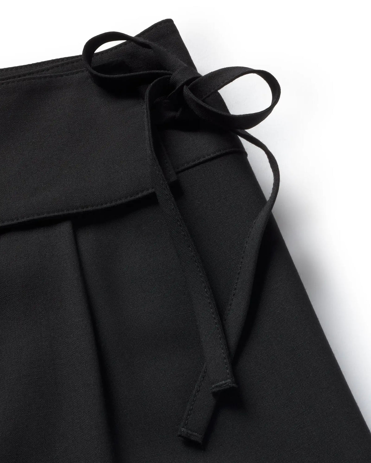 thinking mu pantalon droit en polyester recycle et laine yuri noir l armoire poethique